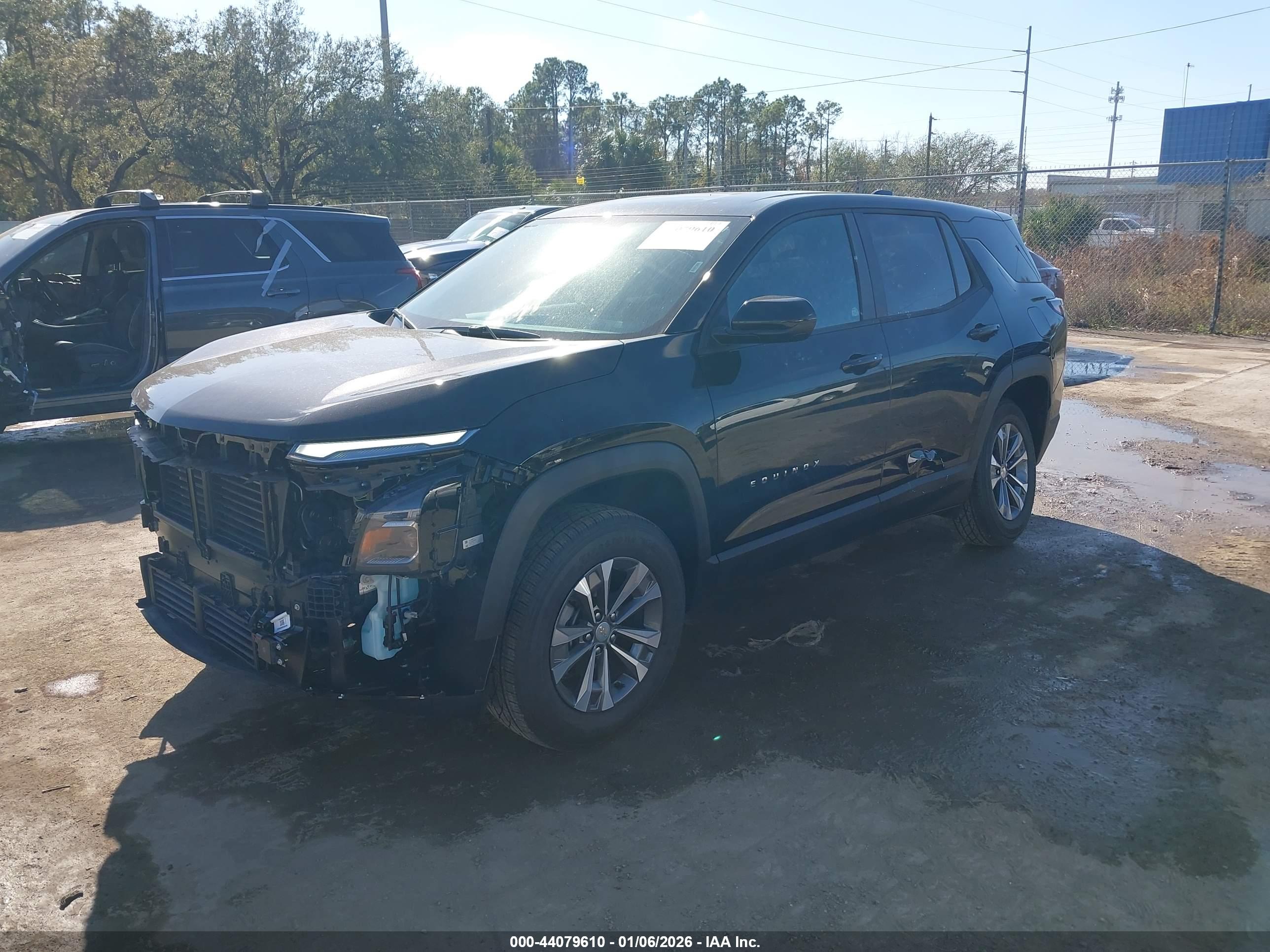 CHEVROLET EQUINOX image 2