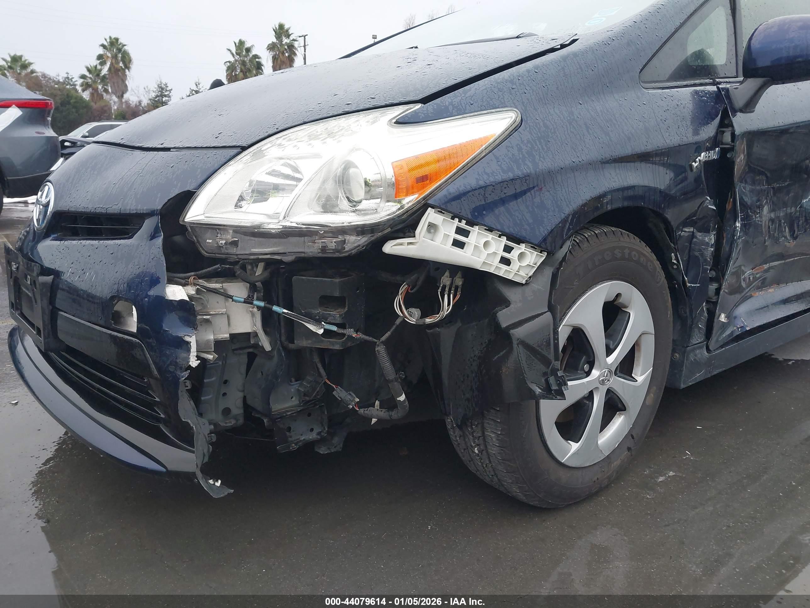TOYOTA PRIUS image 6