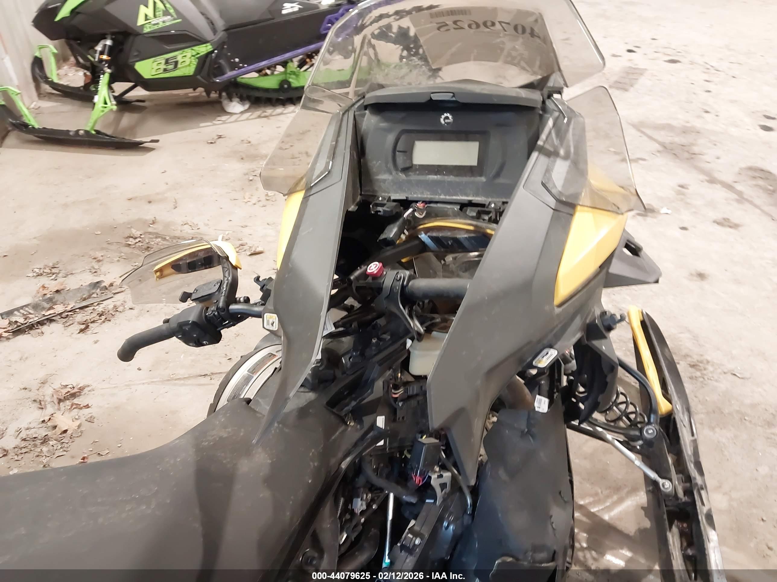 SKI-DOO MXZ image 5