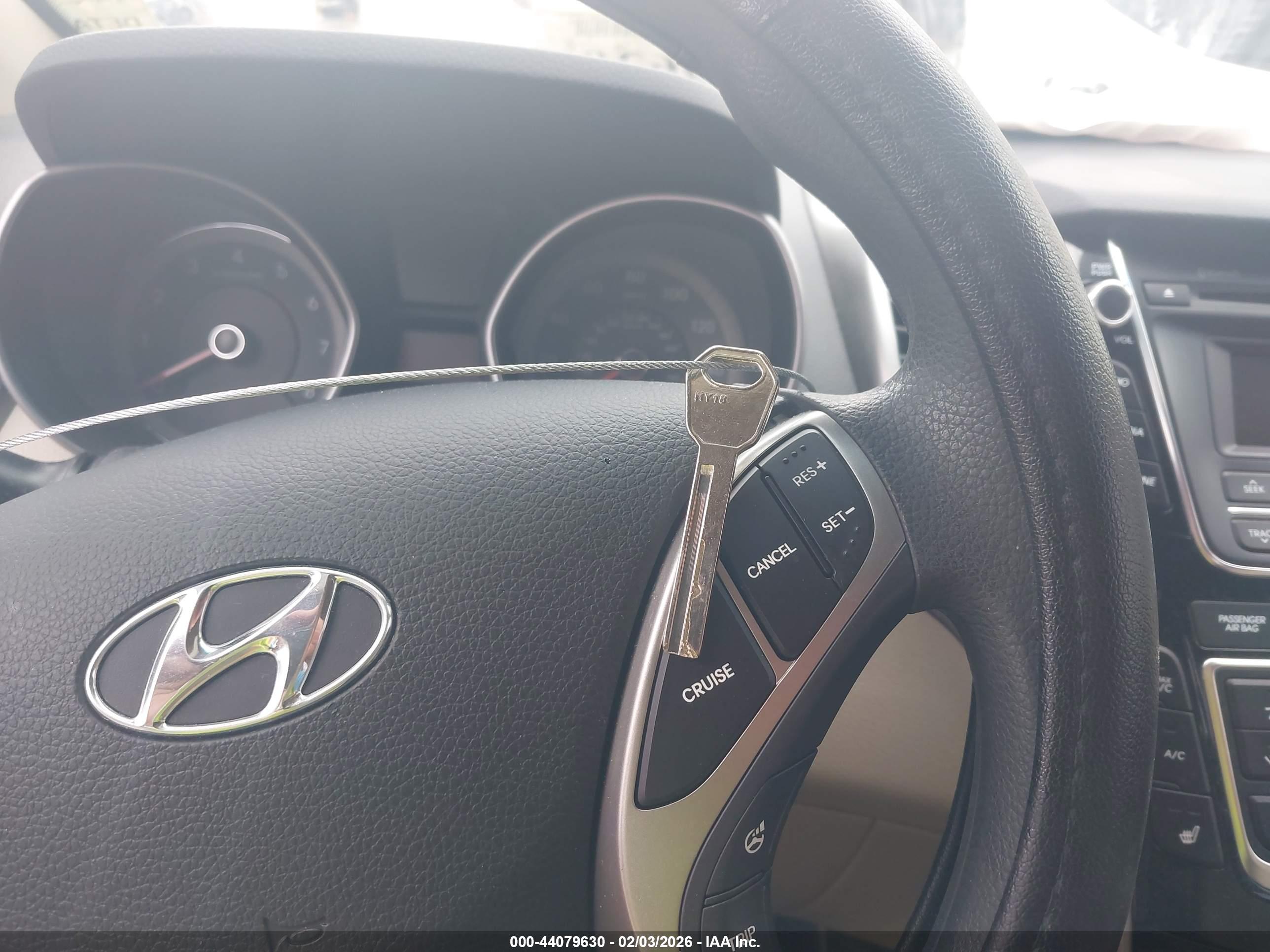 HYUNDAI ELANTRA image 11