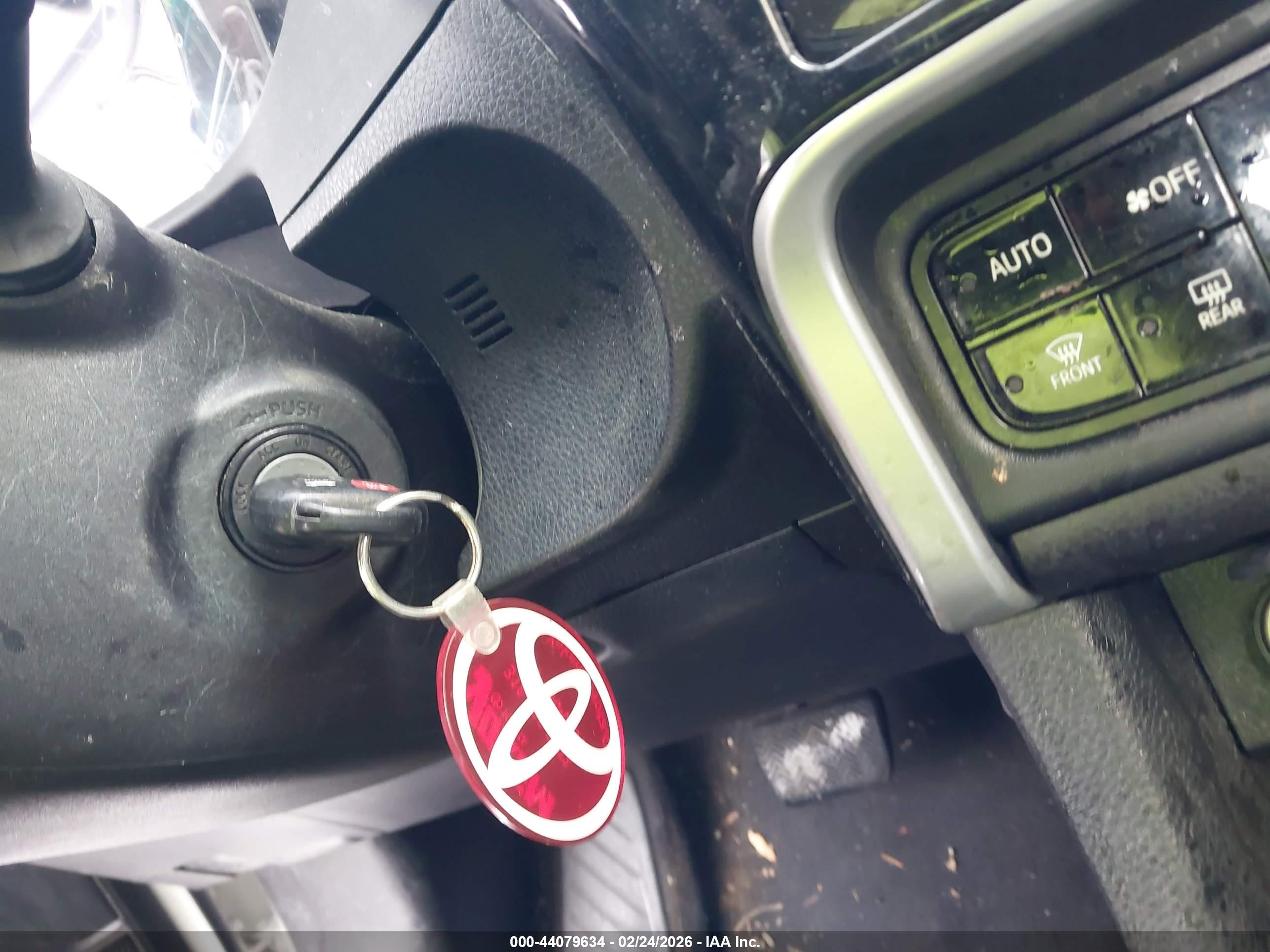 TOYOTA COROLLA image 11