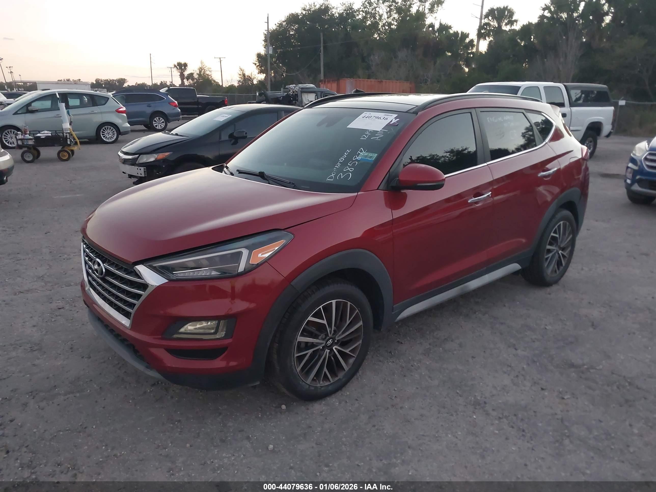 HYUNDAI TUCSON image 2