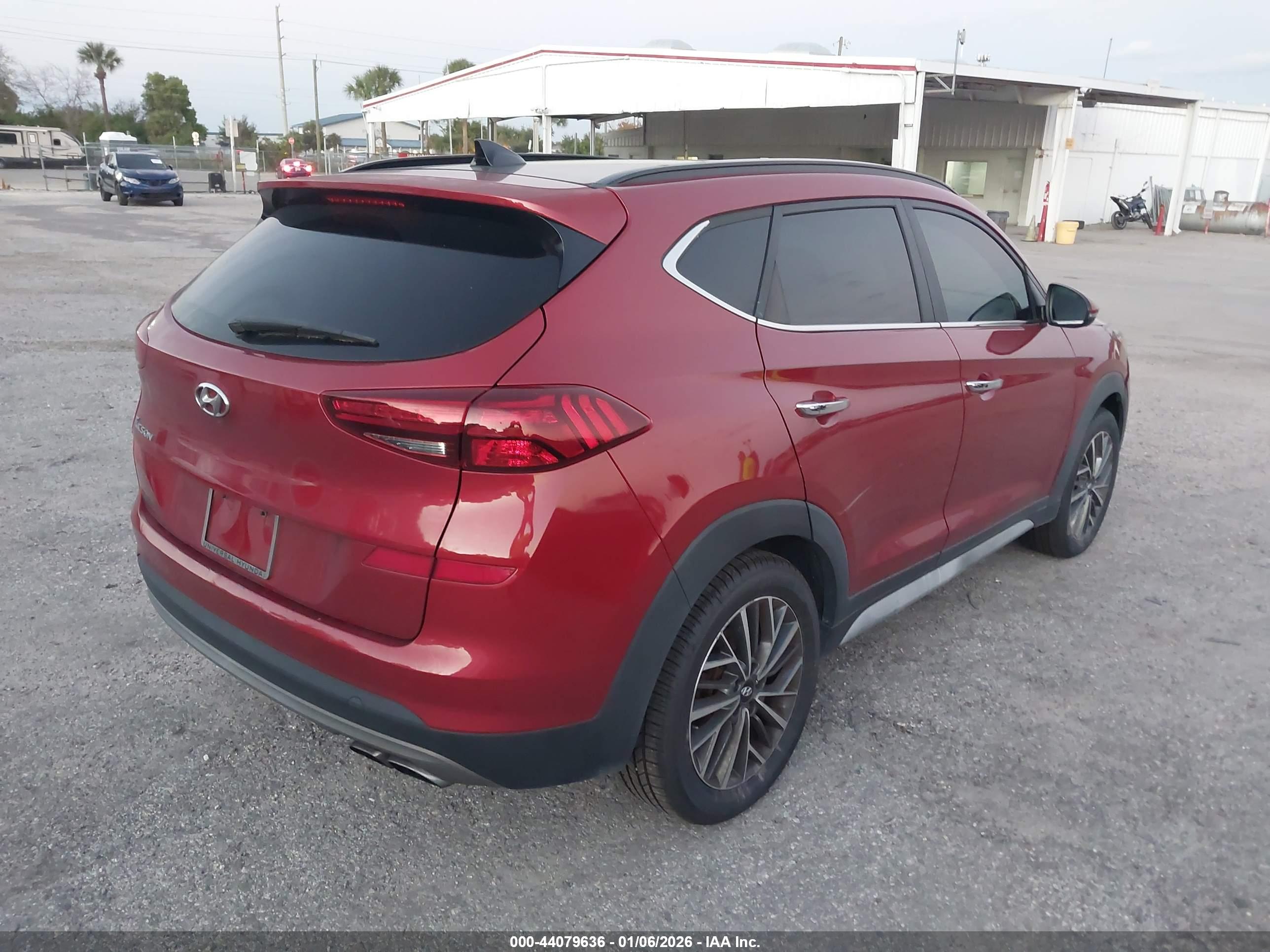 HYUNDAI TUCSON image 4