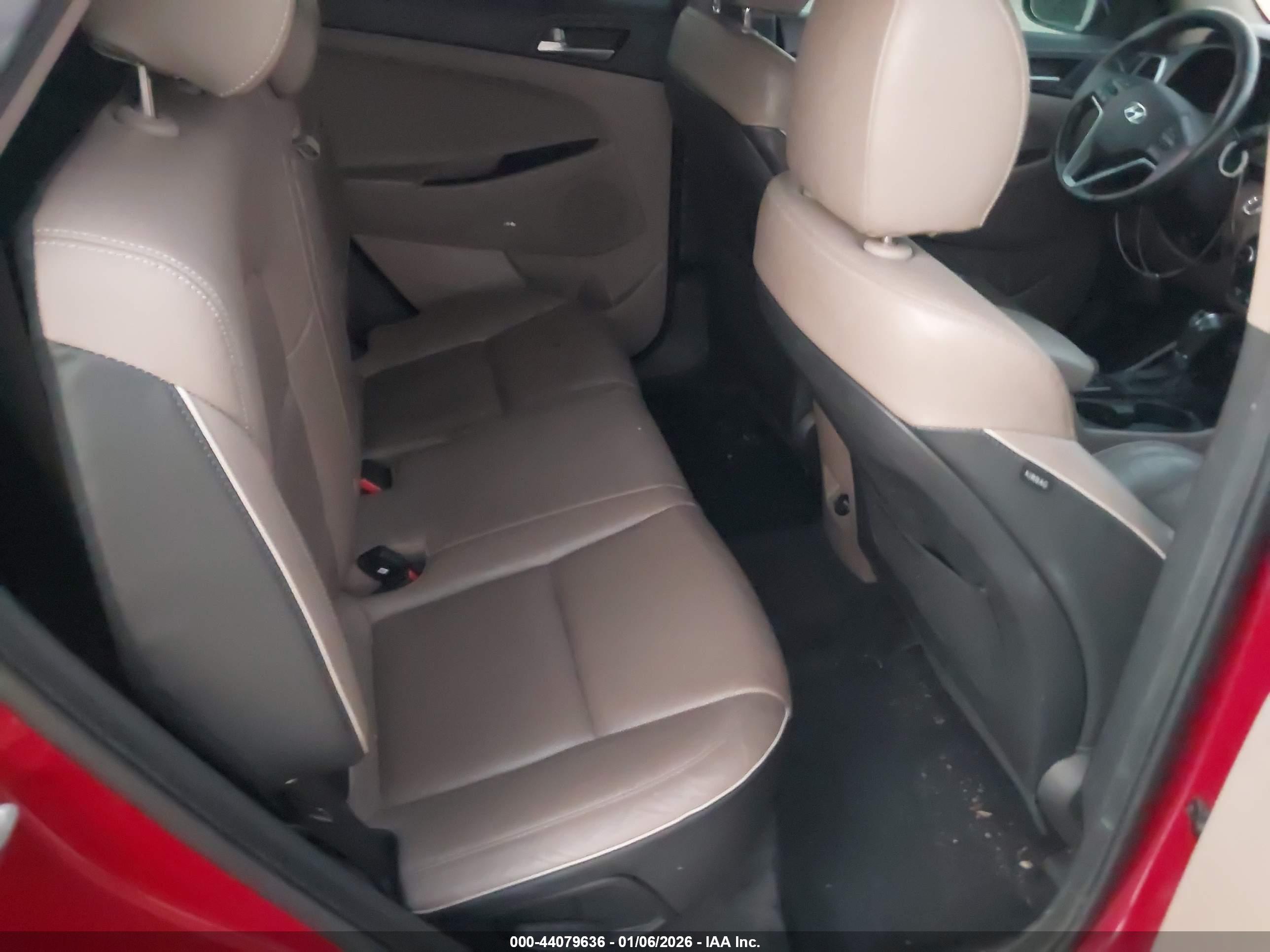 HYUNDAI TUCSON image 8