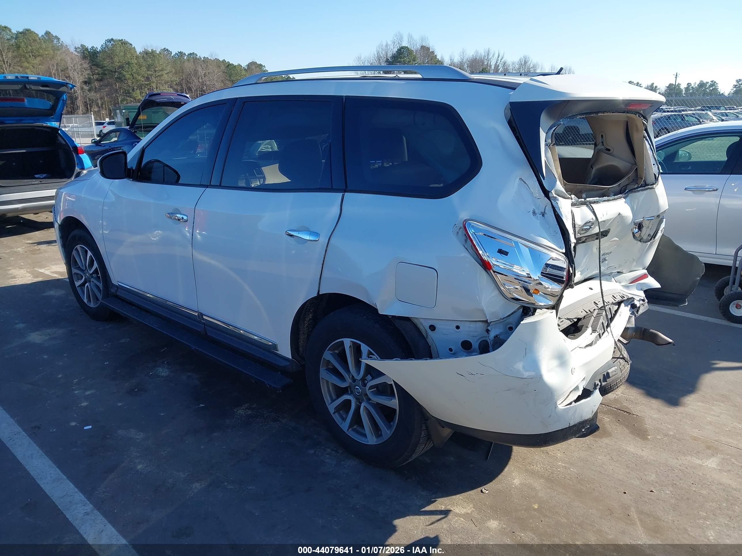 NISSAN PATHFINDER image 3