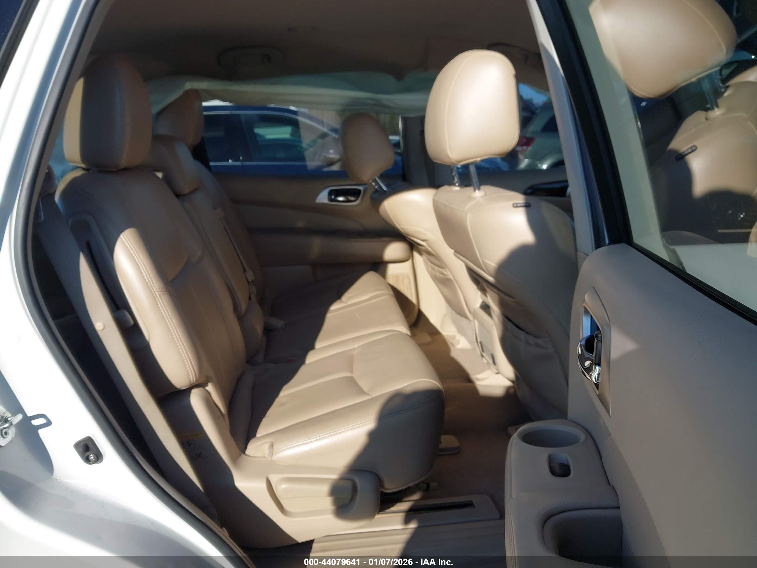 NISSAN PATHFINDER image 8