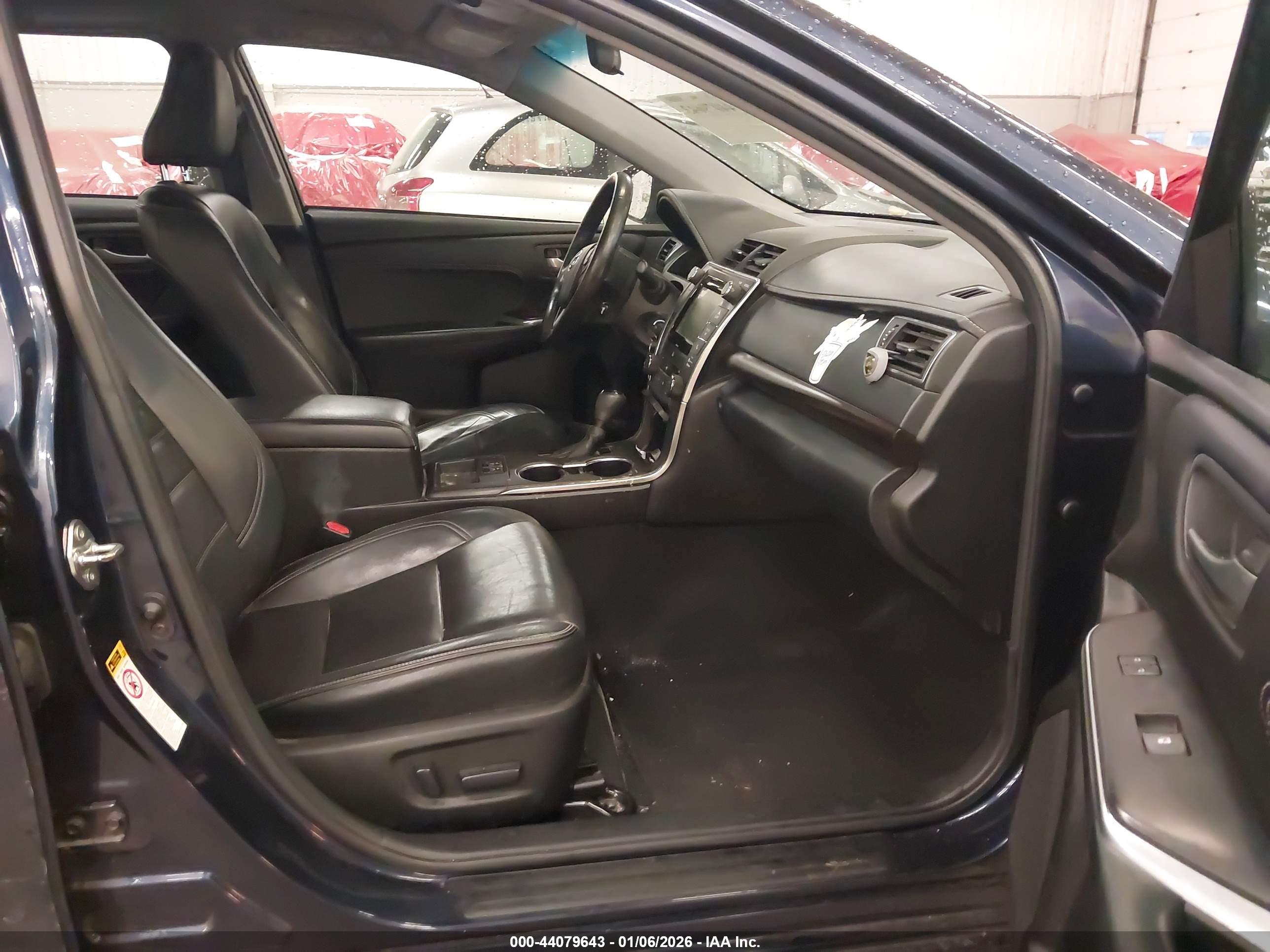 TOYOTA CAMRY image 5