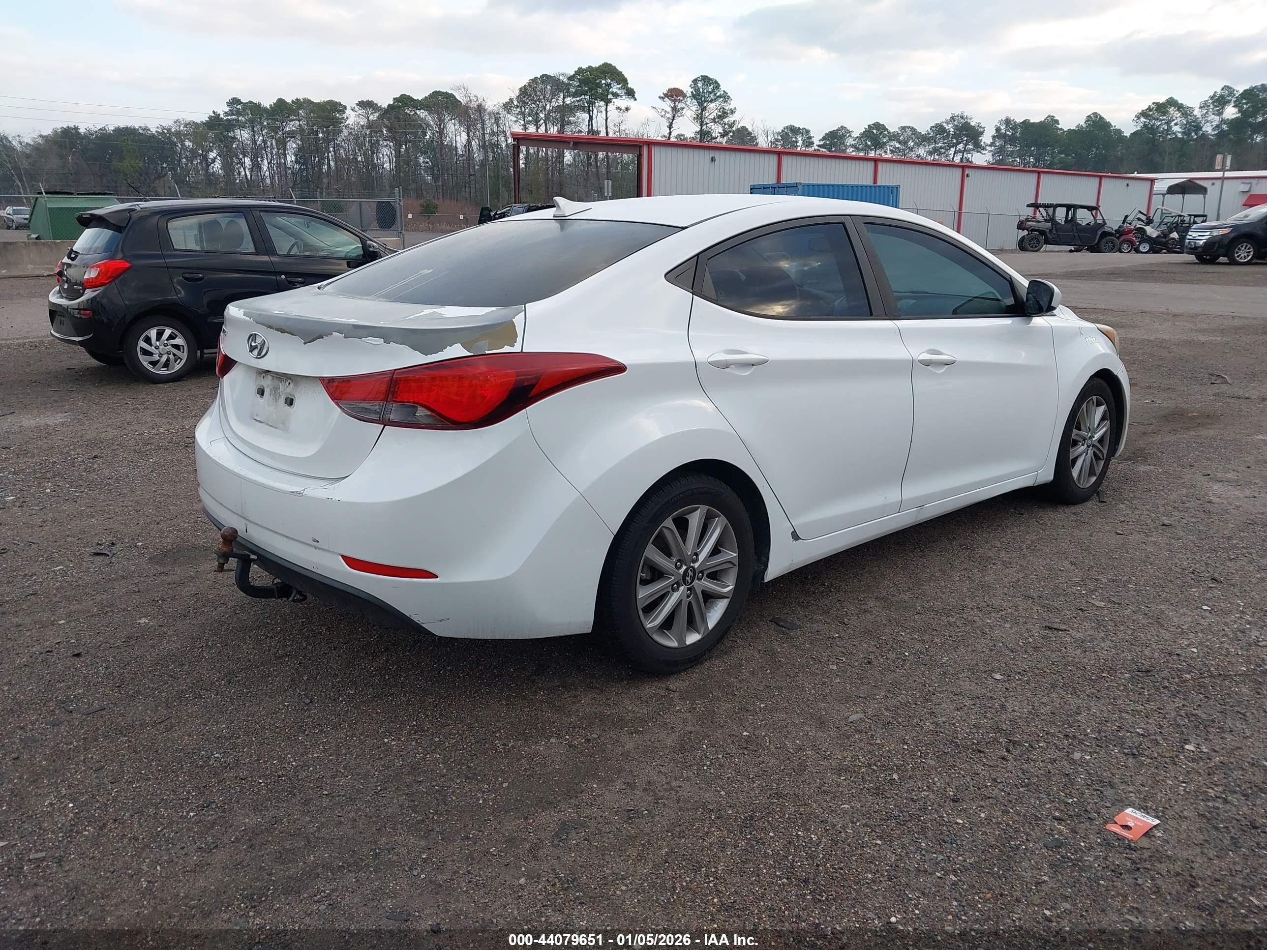 HYUNDAI ELANTRA image 4
