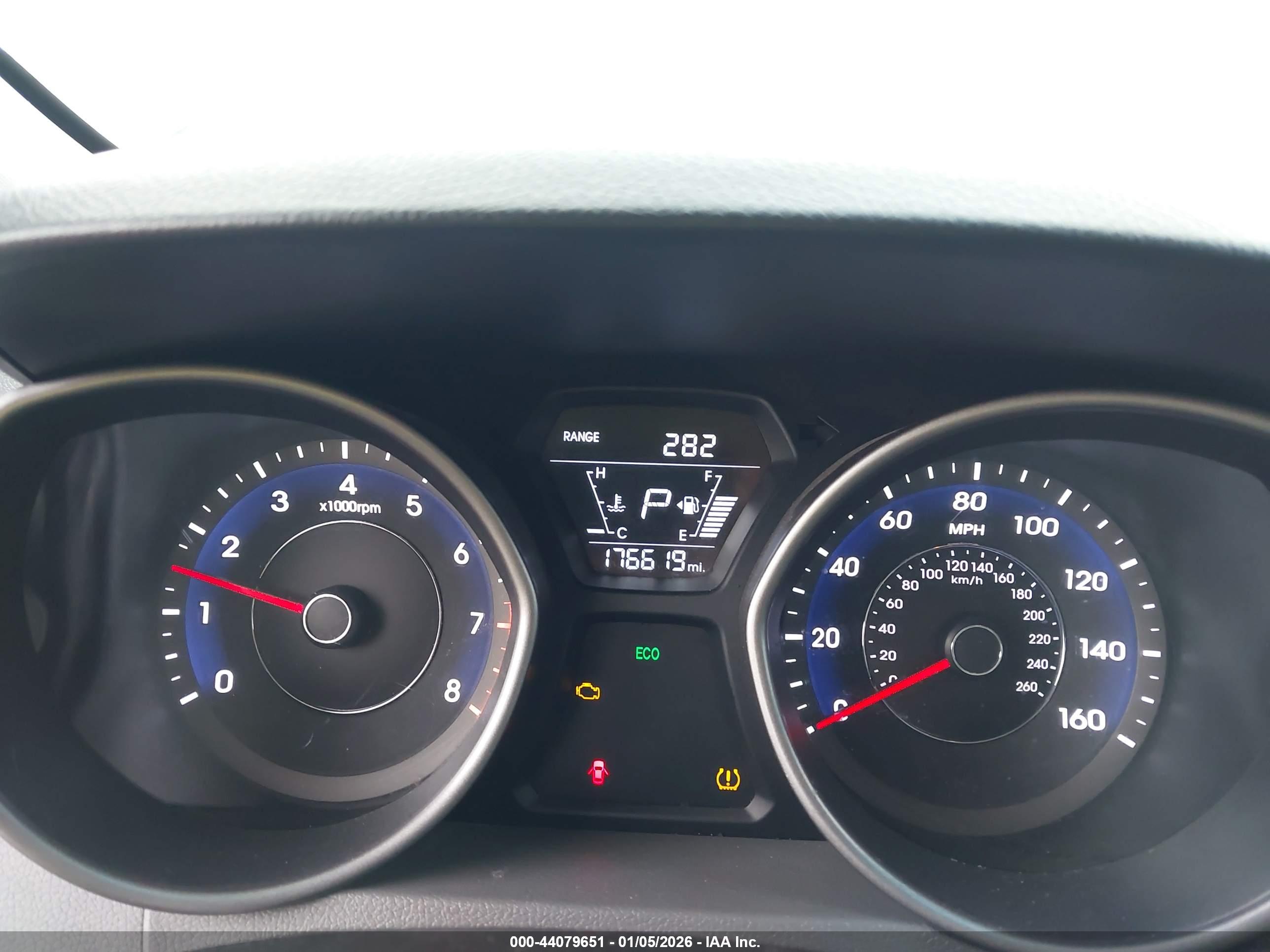 HYUNDAI ELANTRA image 7