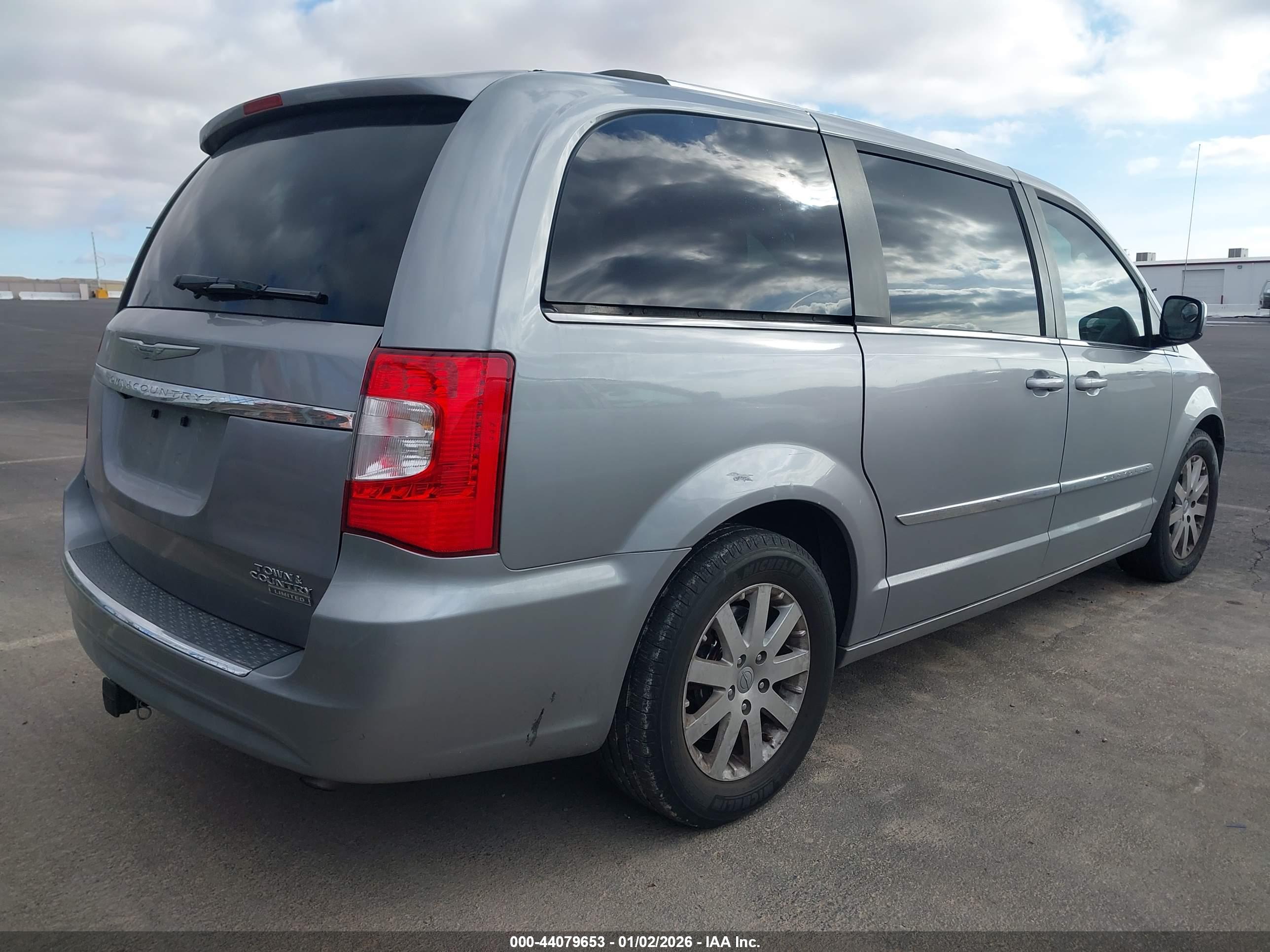 CHRYSLER TOWN image 4