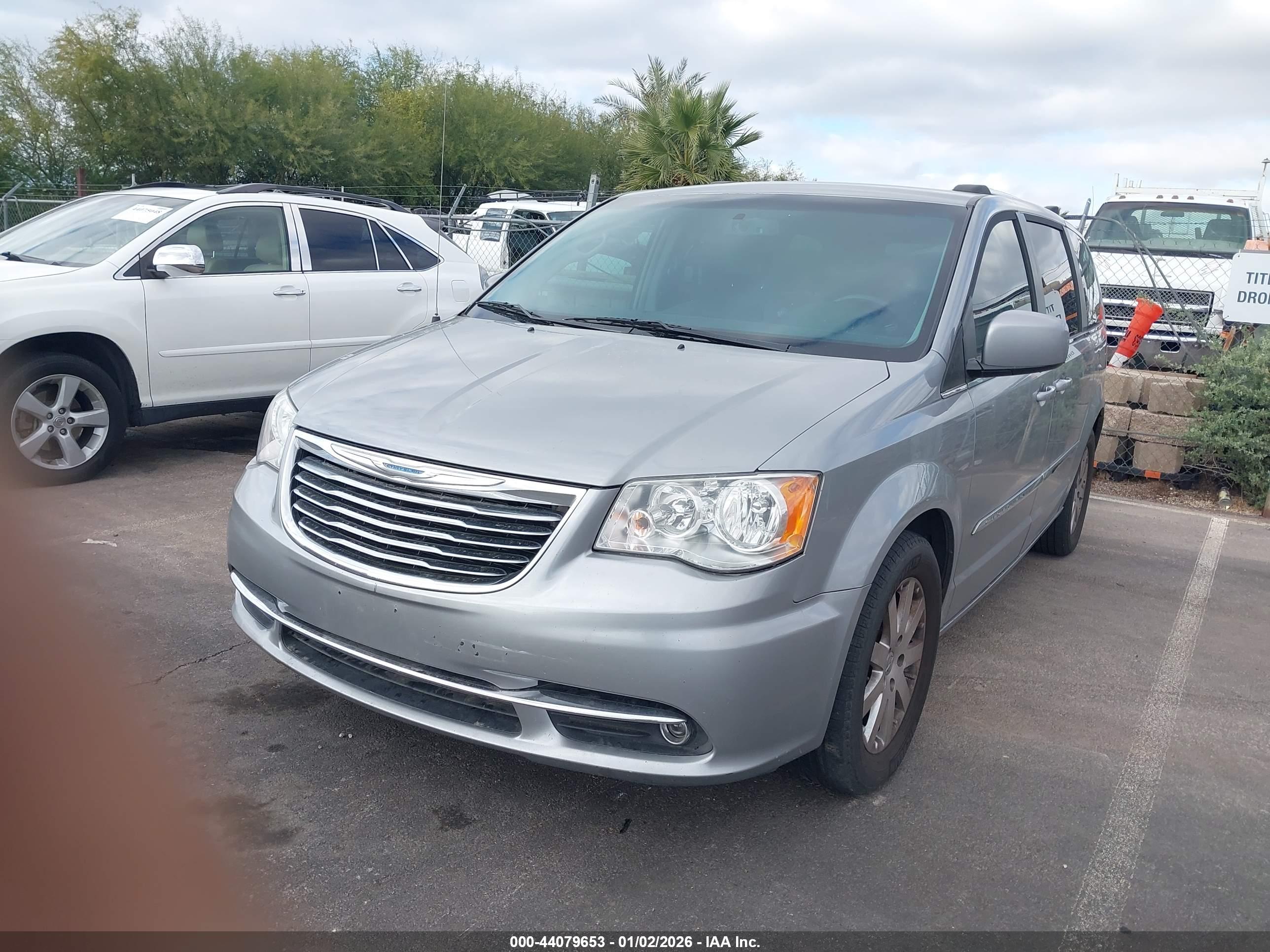 CHRYSLER TOWN image 6