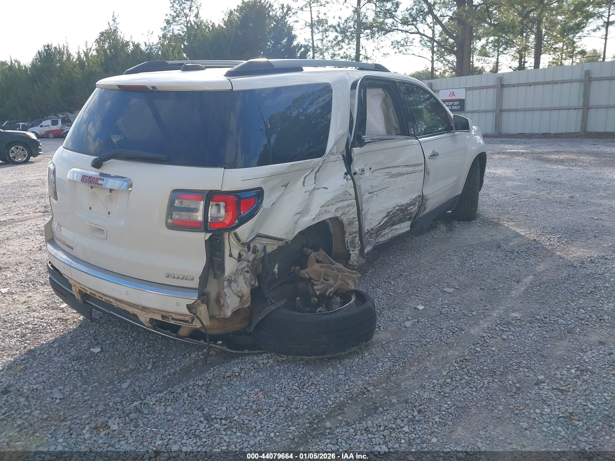 GMC ACADIA image 4