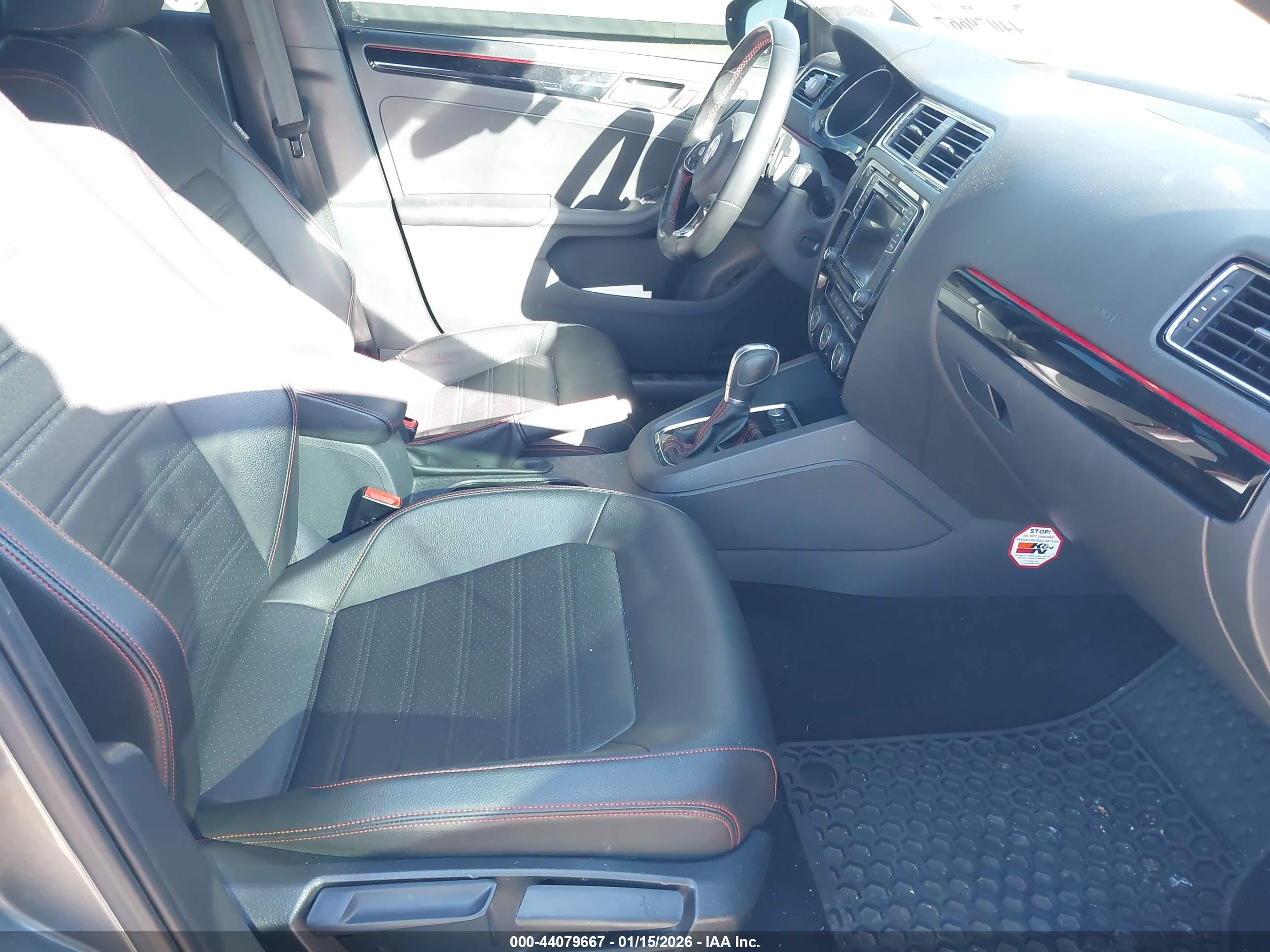 VOLKSWAGEN JETTA image 5