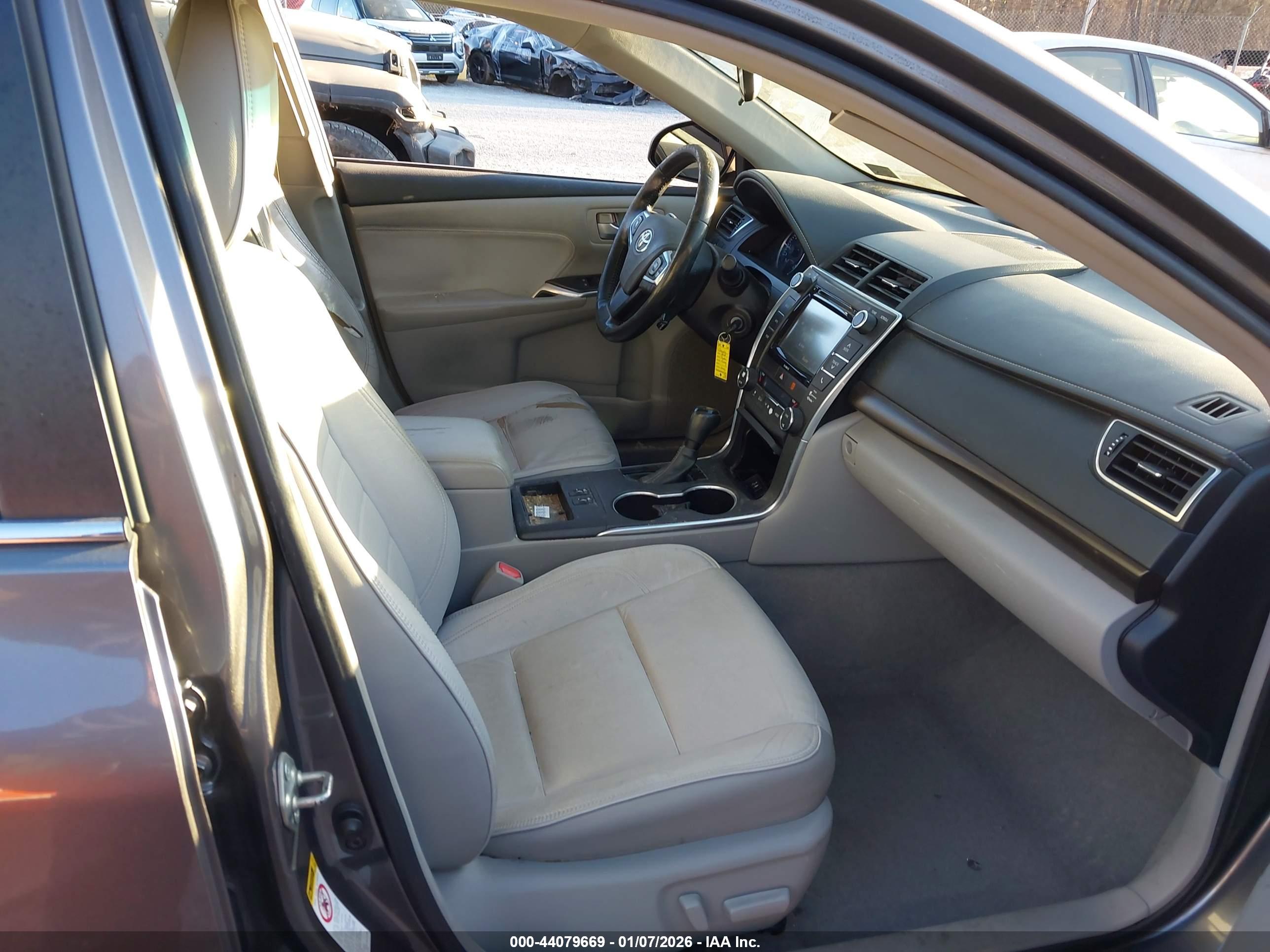 TOYOTA CAMRY image 5