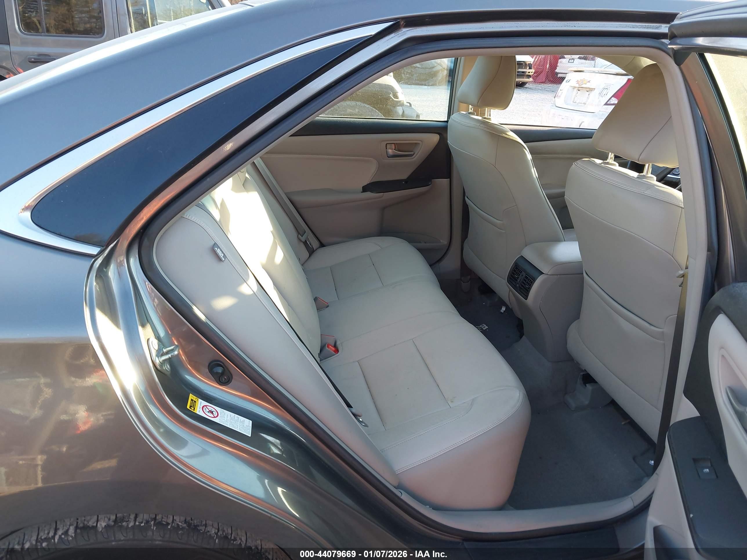 TOYOTA CAMRY image 8