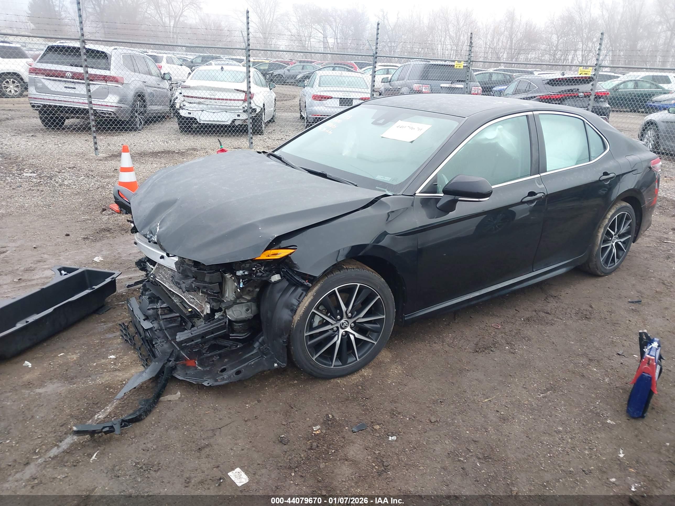 TOYOTA CAMRY image 2
