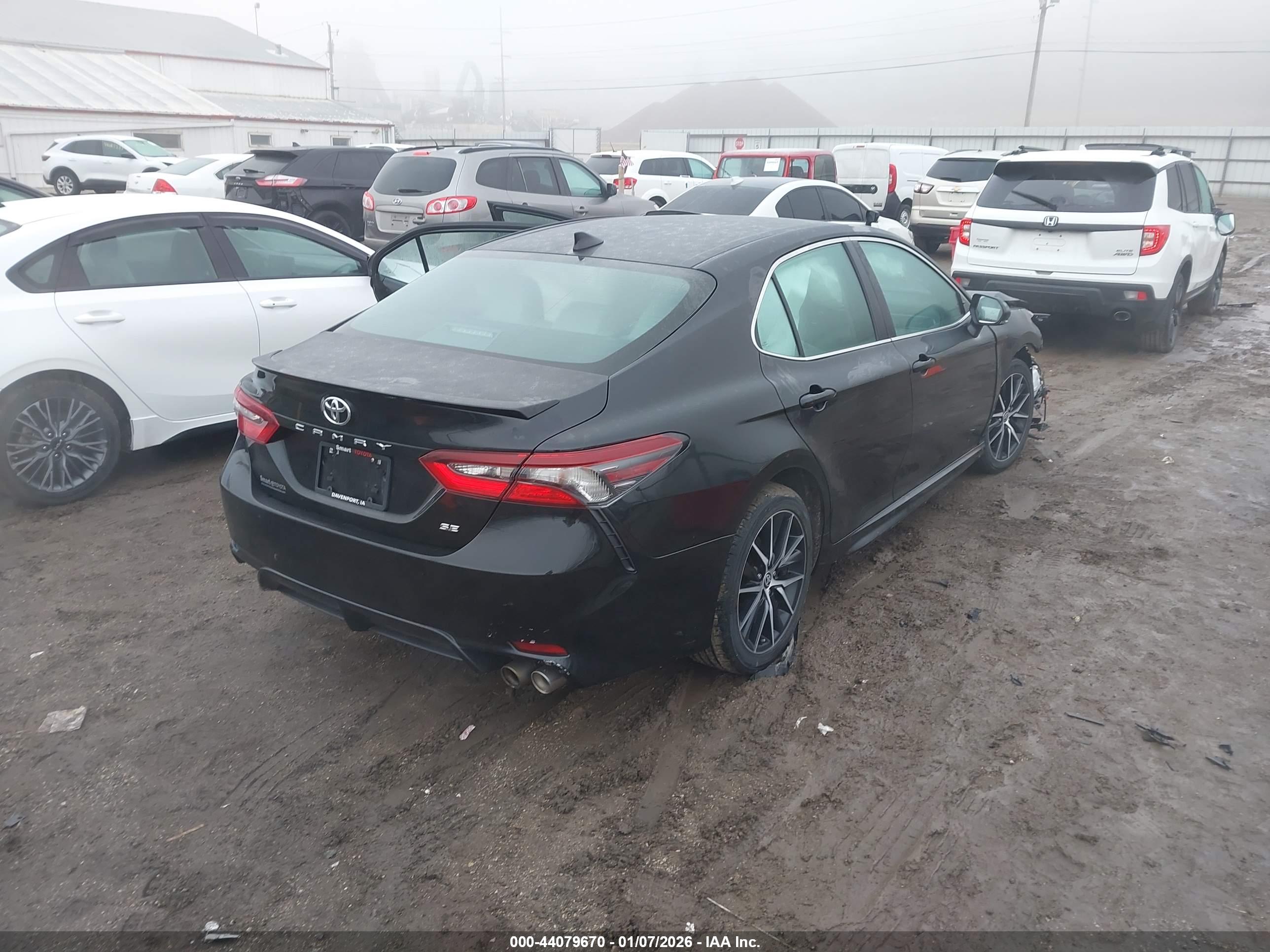 TOYOTA CAMRY image 4