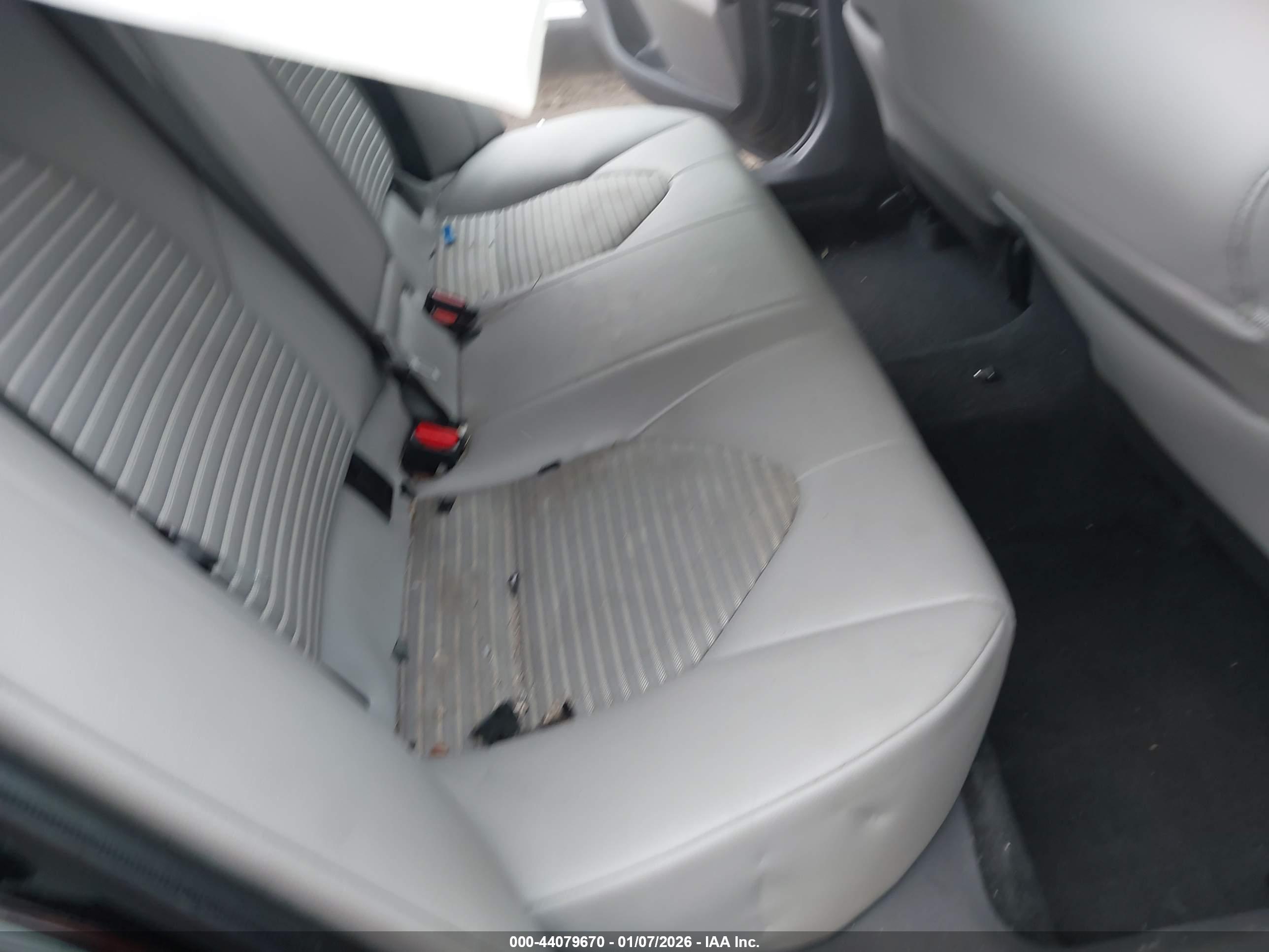 TOYOTA CAMRY image 8