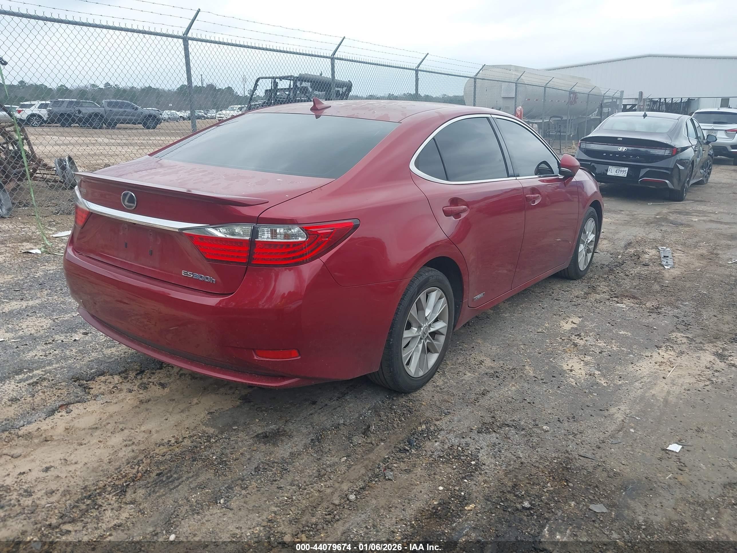 LEXUS ES image 4
