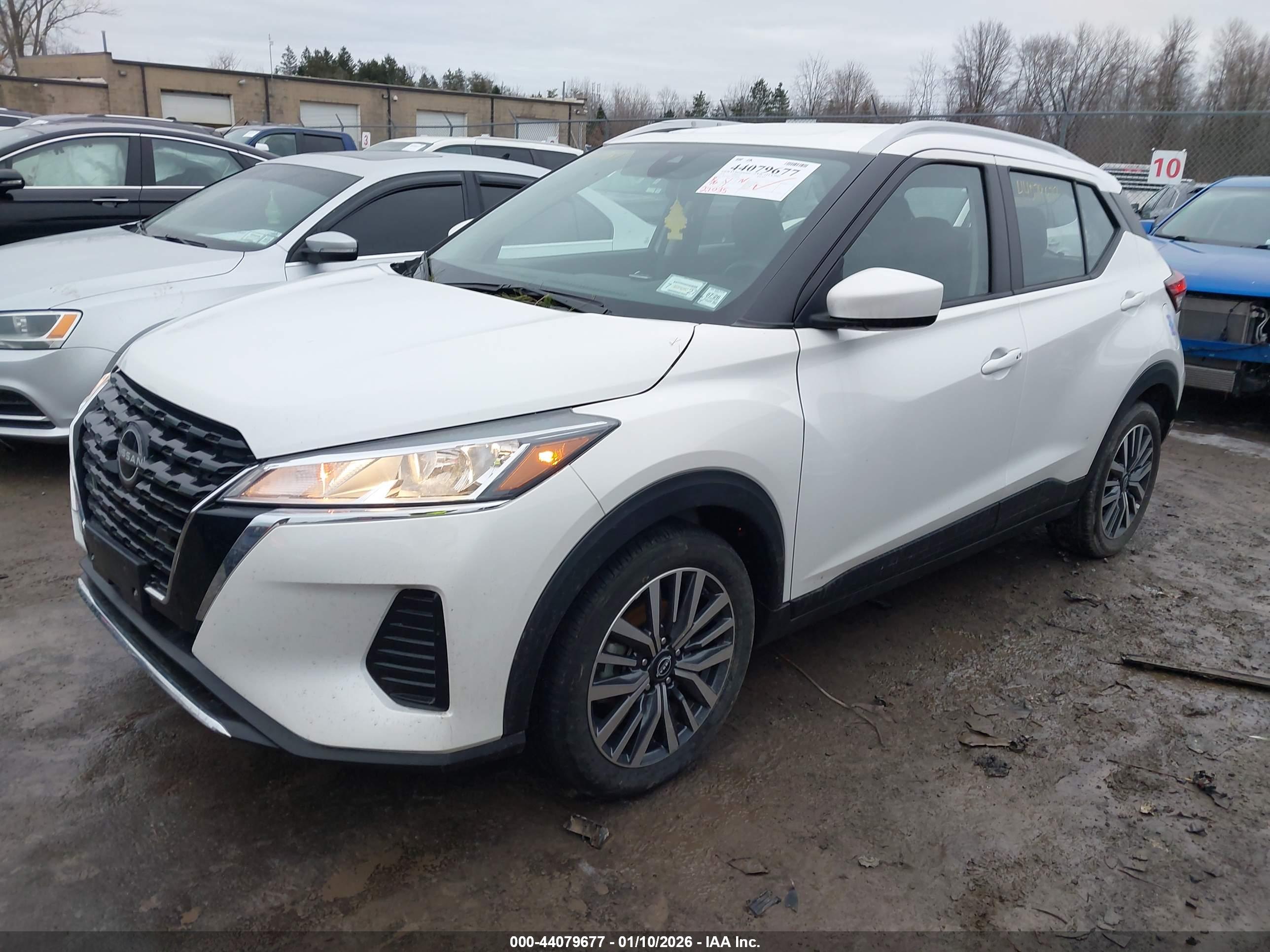 NISSAN KICKS image 2