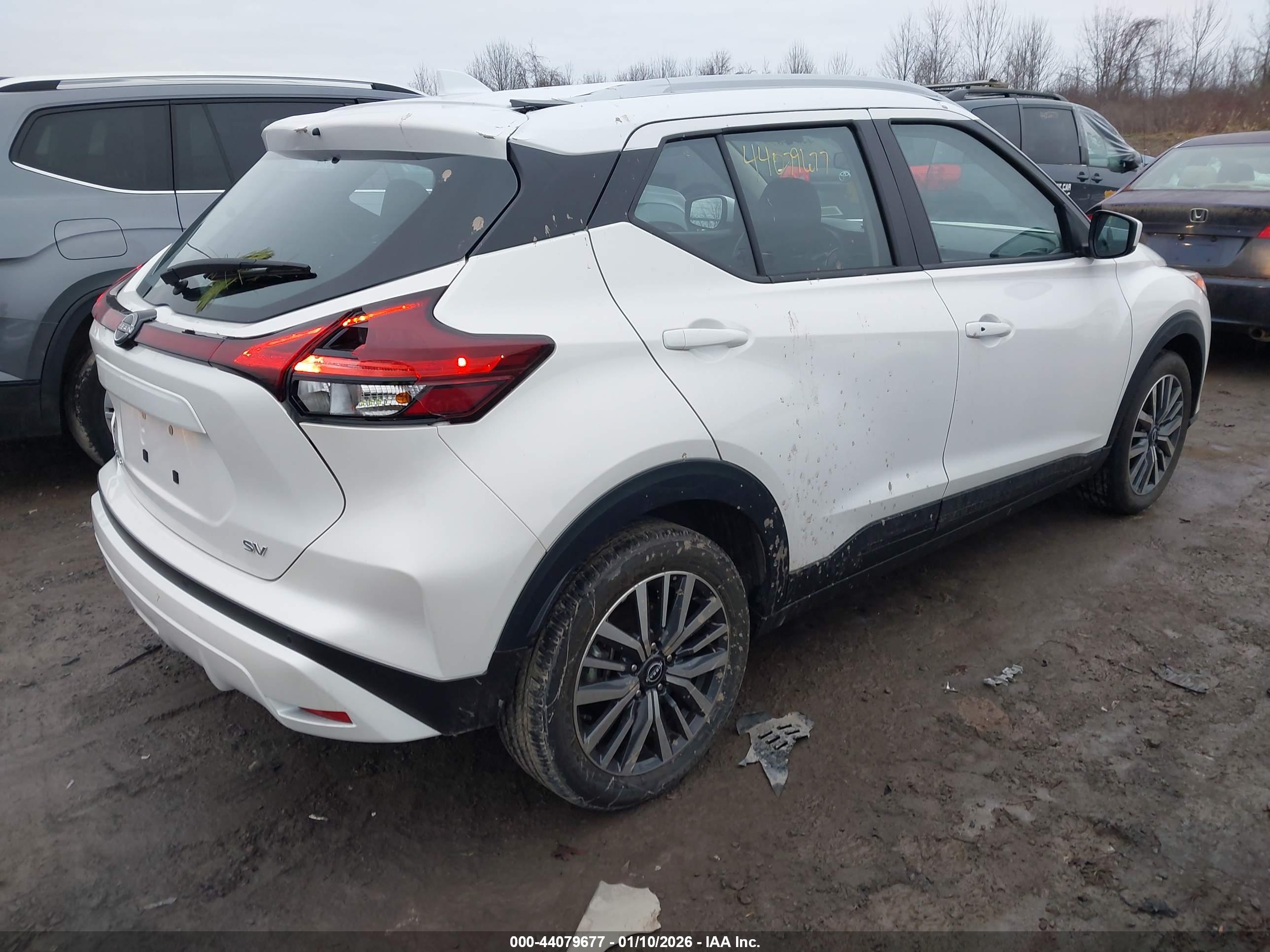 NISSAN KICKS image 4