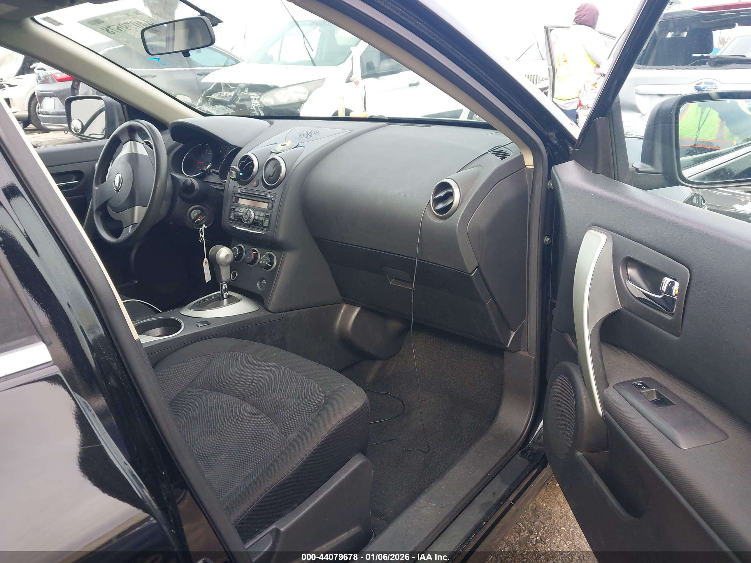 NISSAN ROGUE image 5