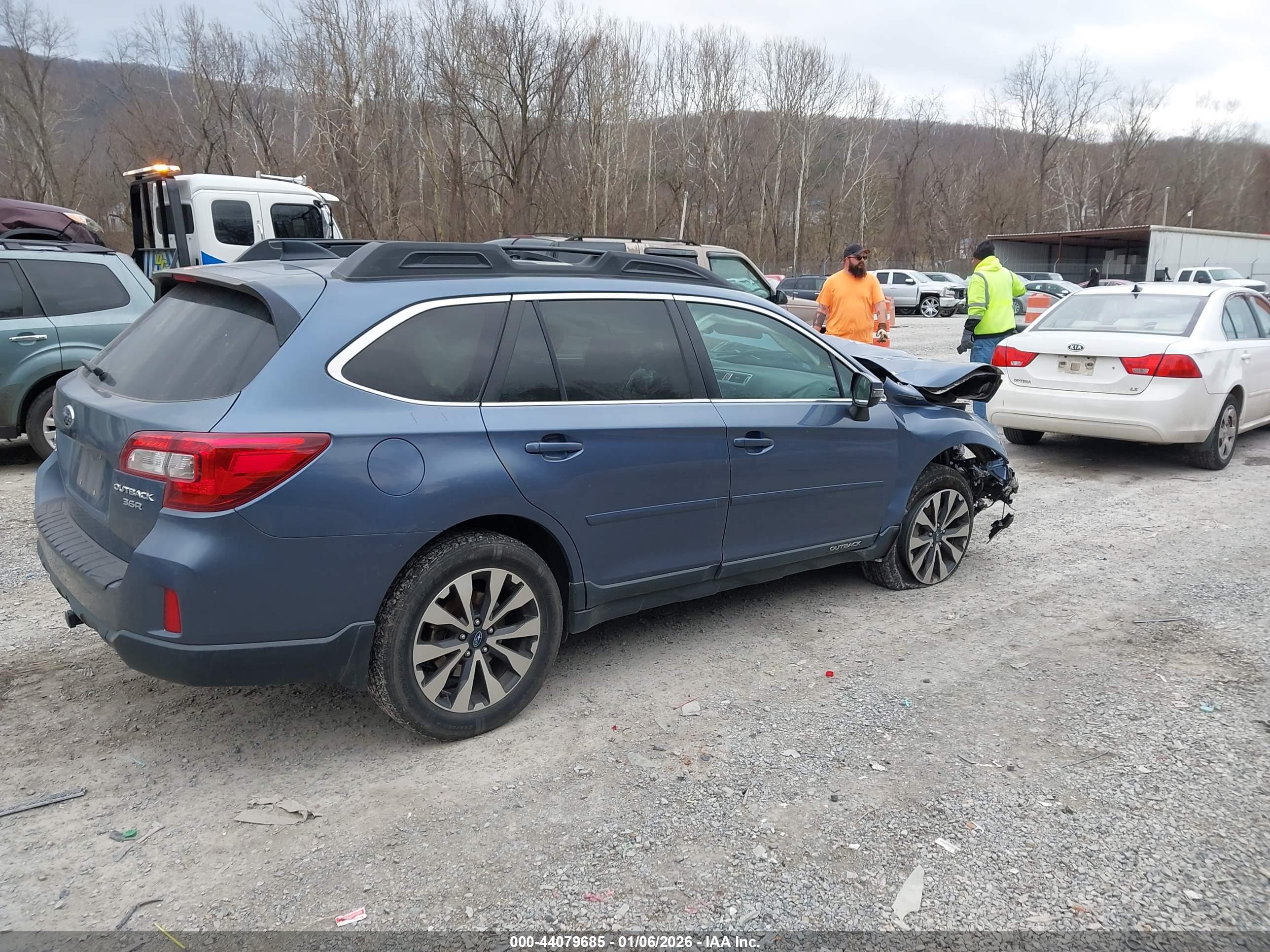 SUBARU OUTBACK image 4