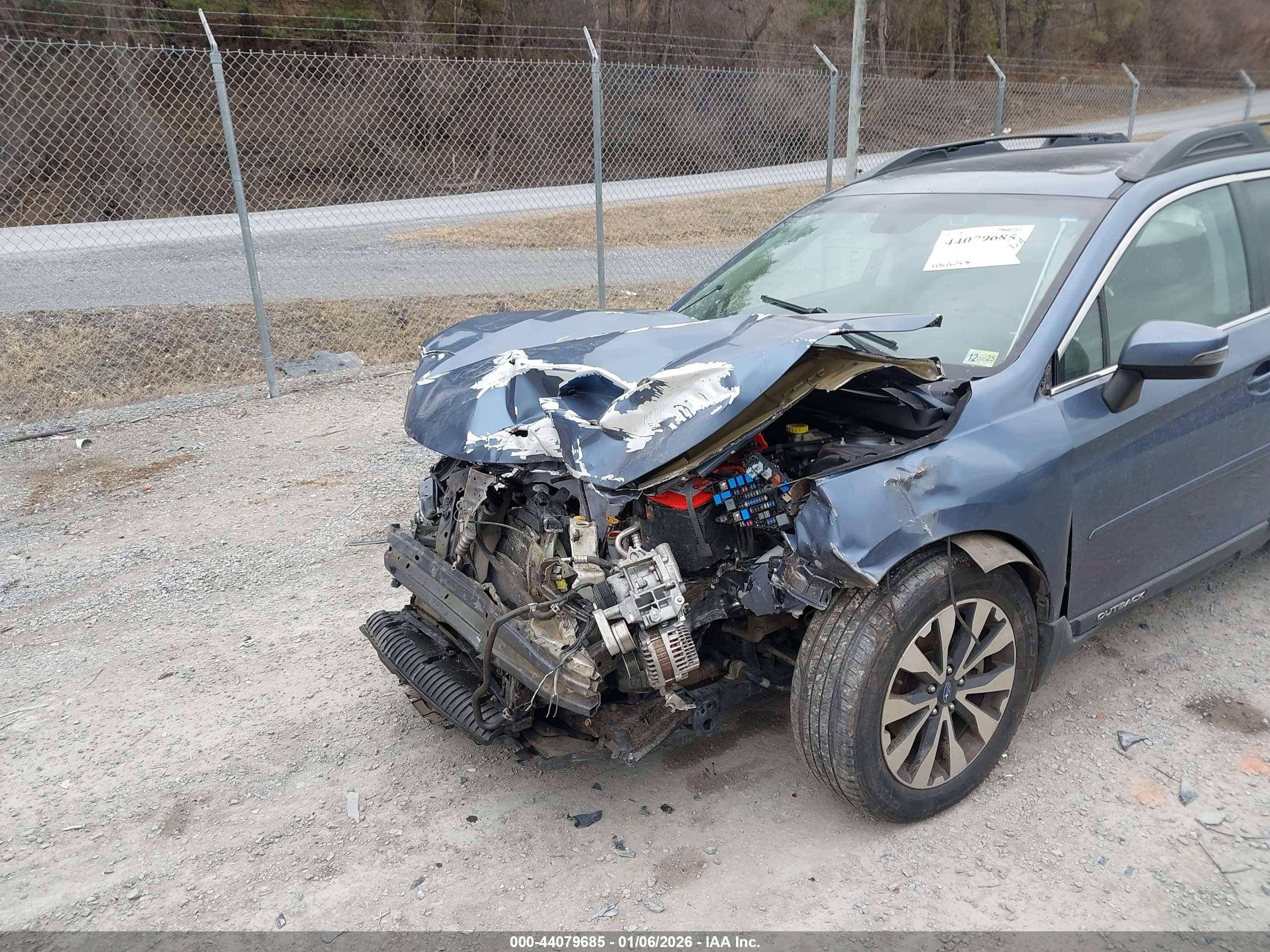 SUBARU OUTBACK image 6