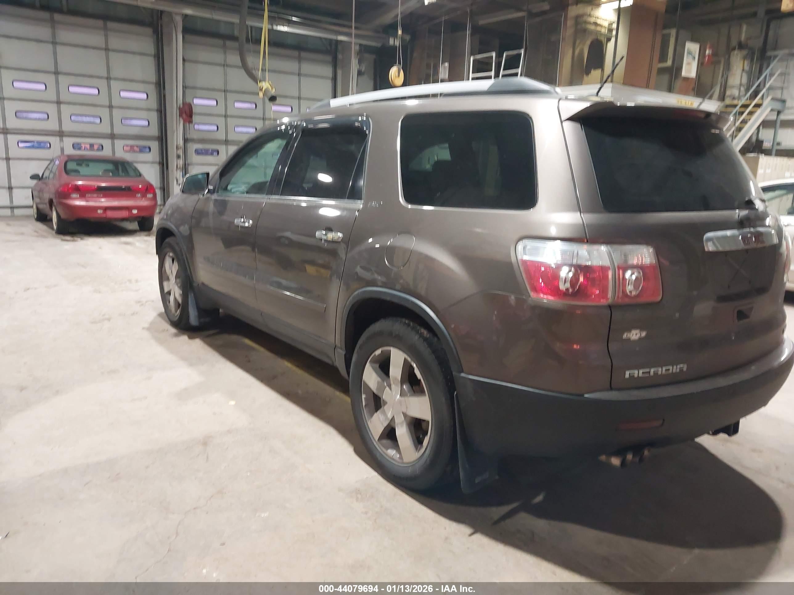GMC ACADIA image 3