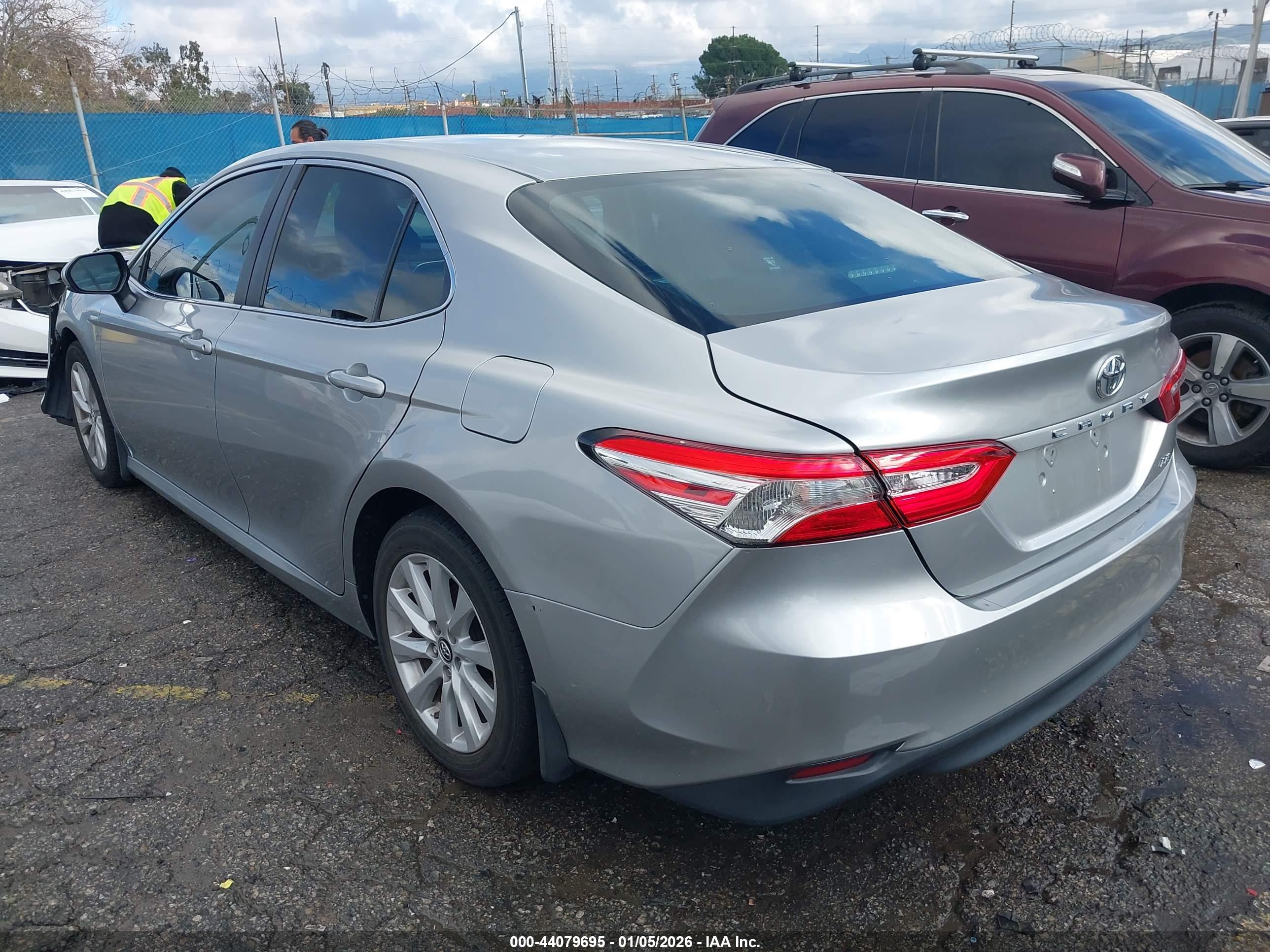 TOYOTA CAMRY image 3