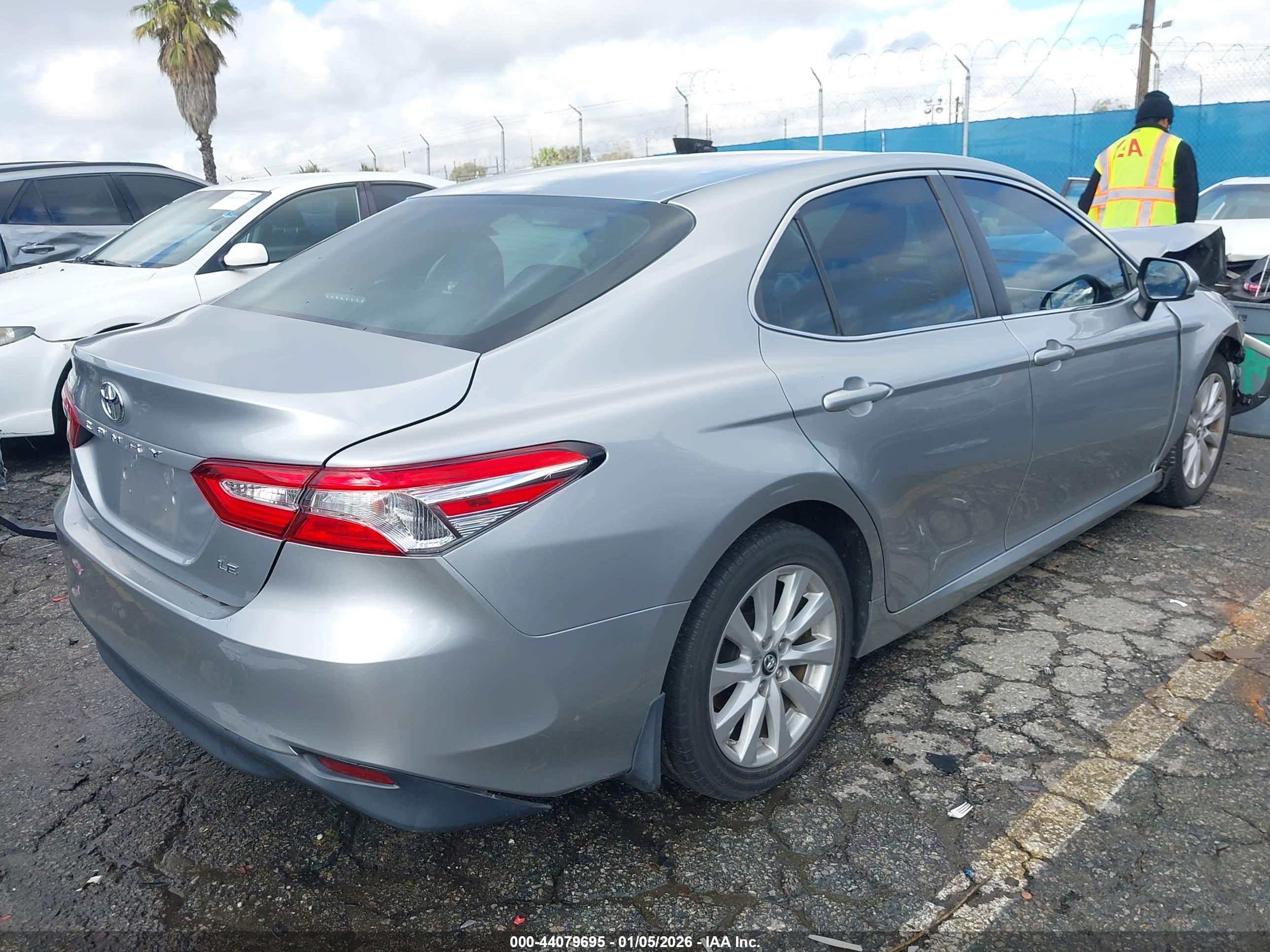 TOYOTA CAMRY image 4