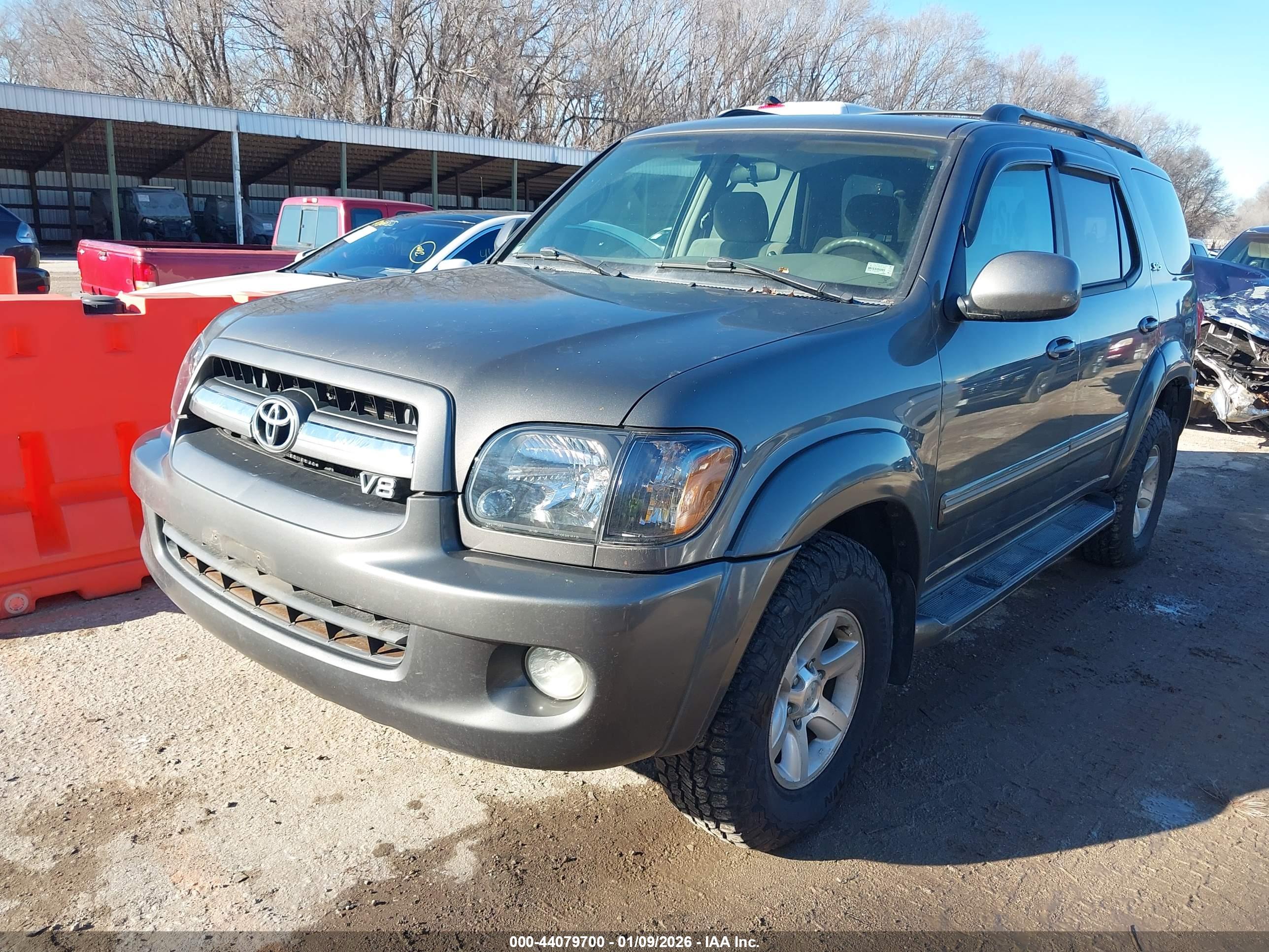 TOYOTA SEQUOIA image 2
