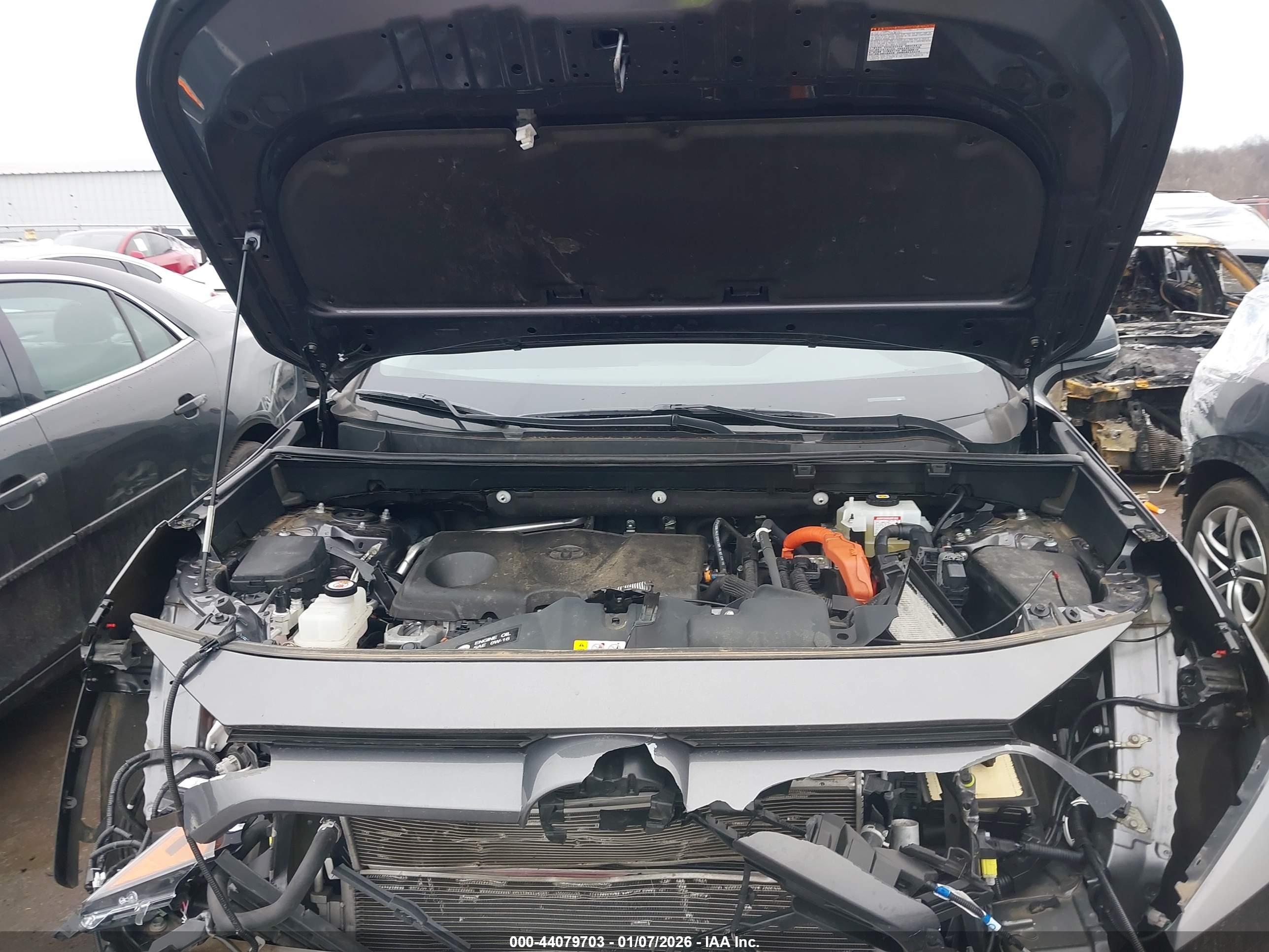 TOYOTA RAV4 image 10