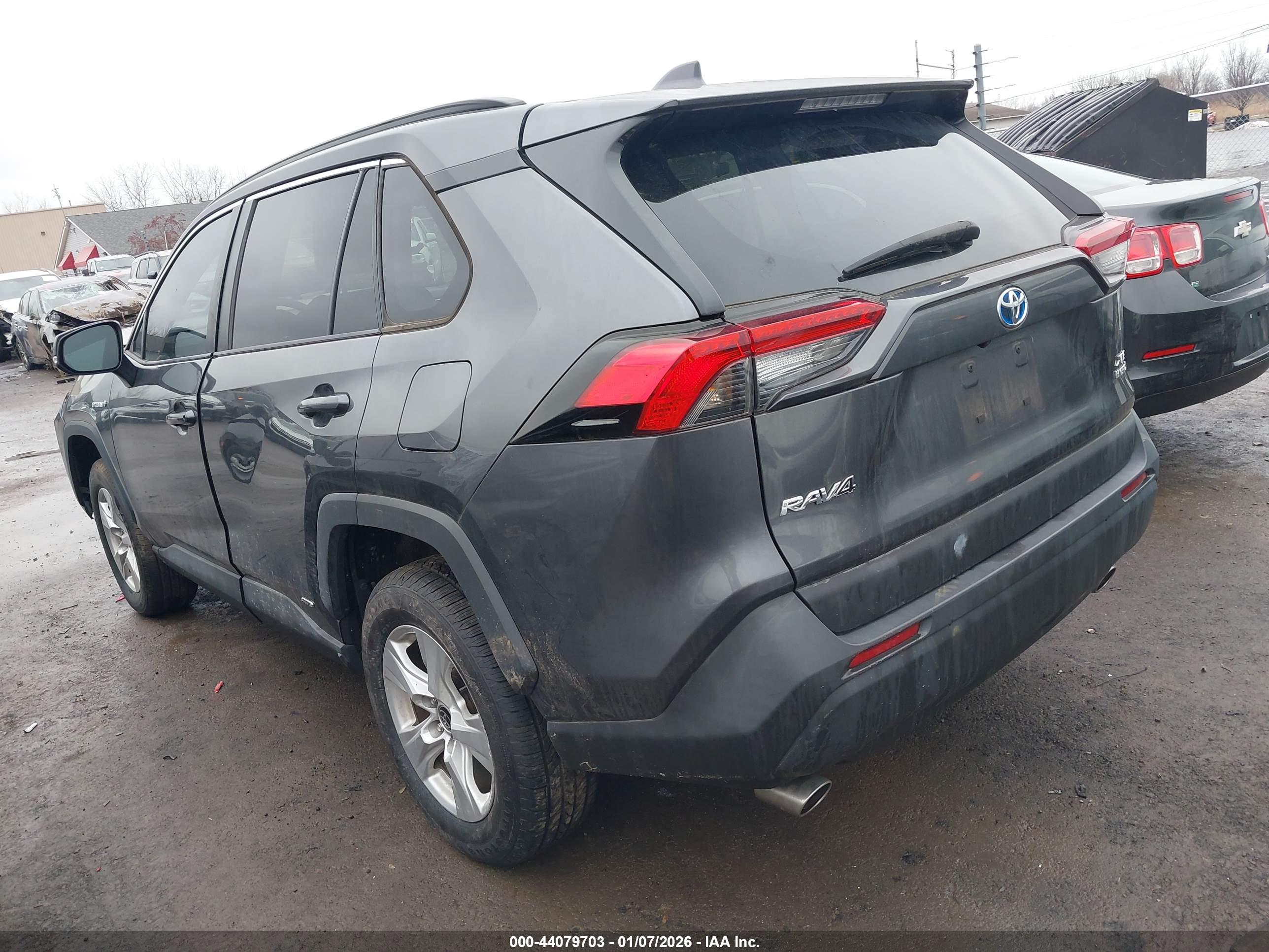 TOYOTA RAV4 image 3