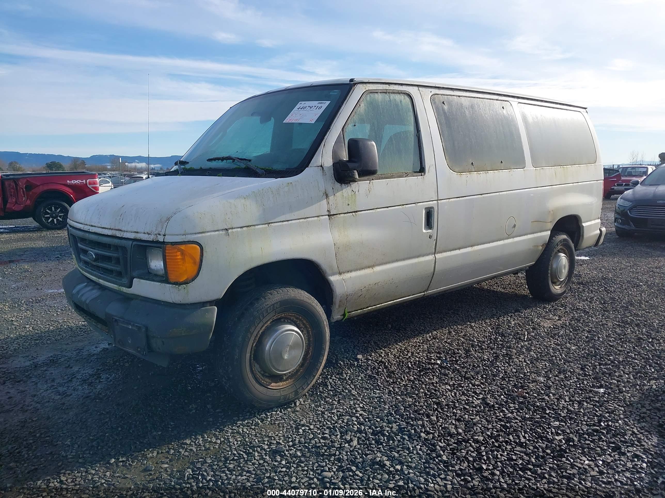 FORD E-250 image 2