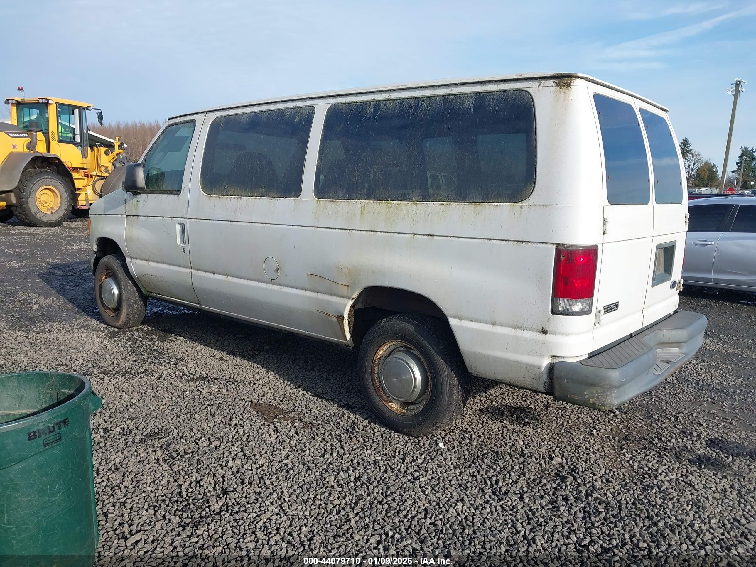 FORD E-250 image 3