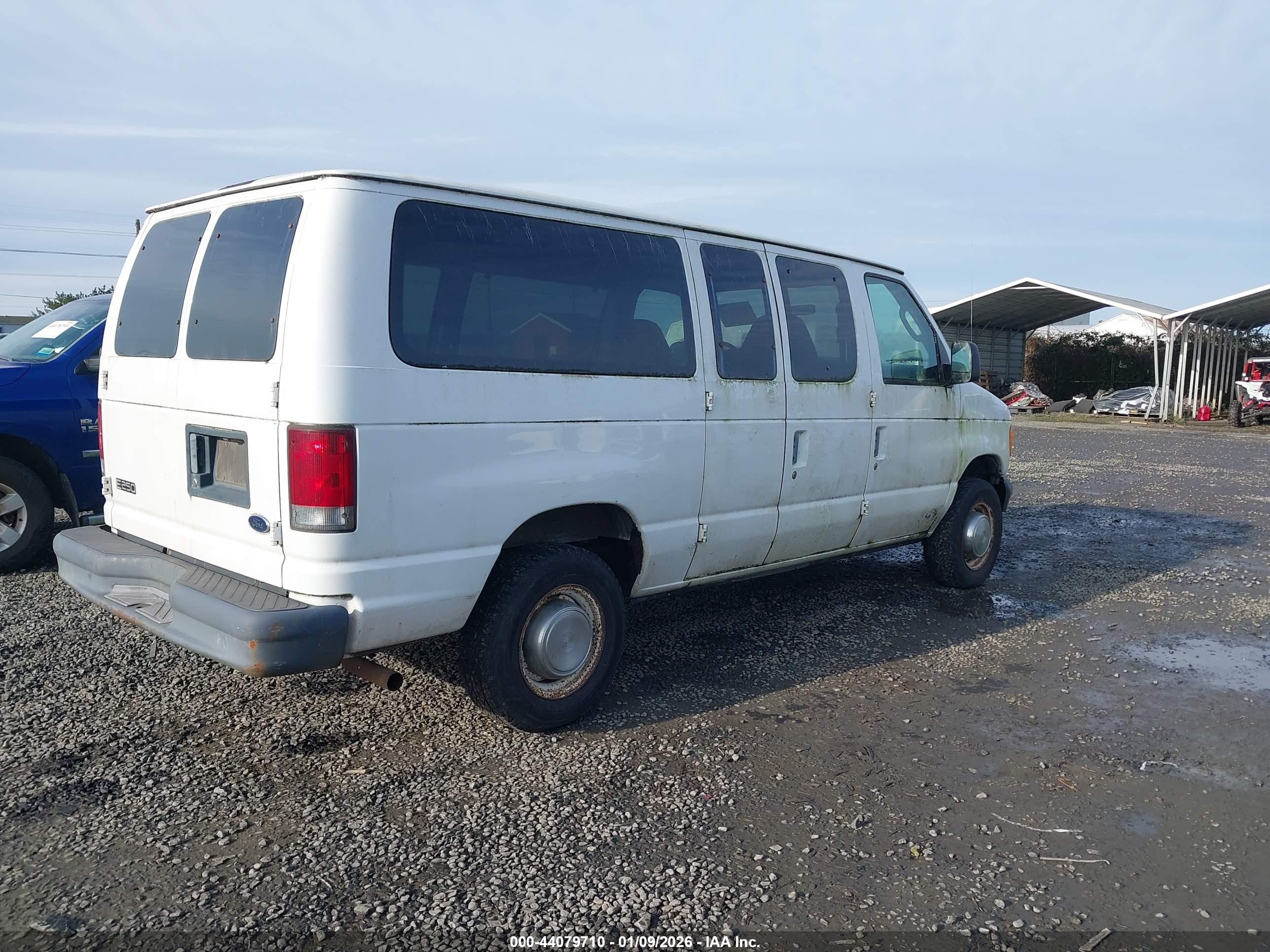 FORD E-250 image 4