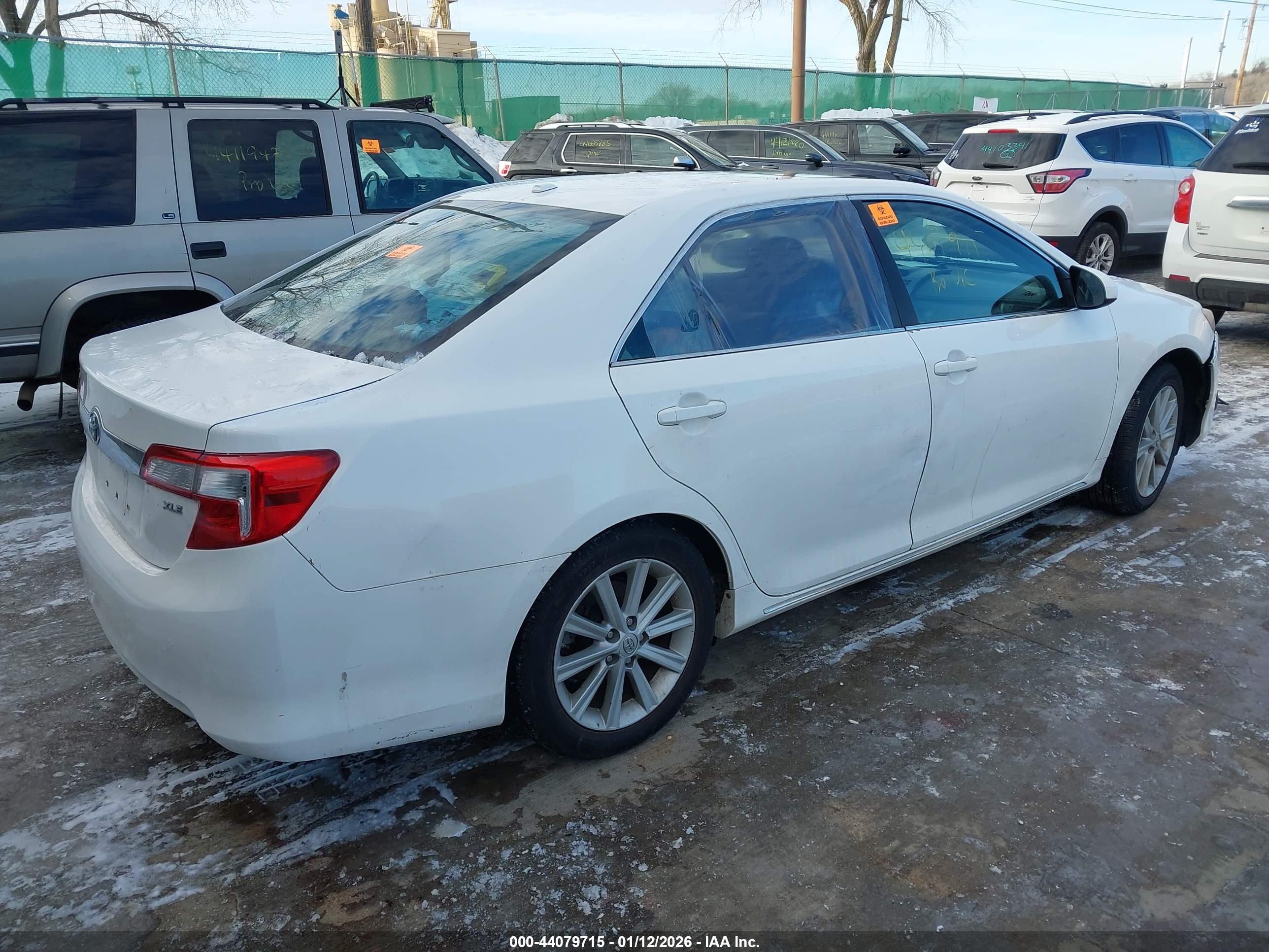 TOYOTA CAMRY image 4