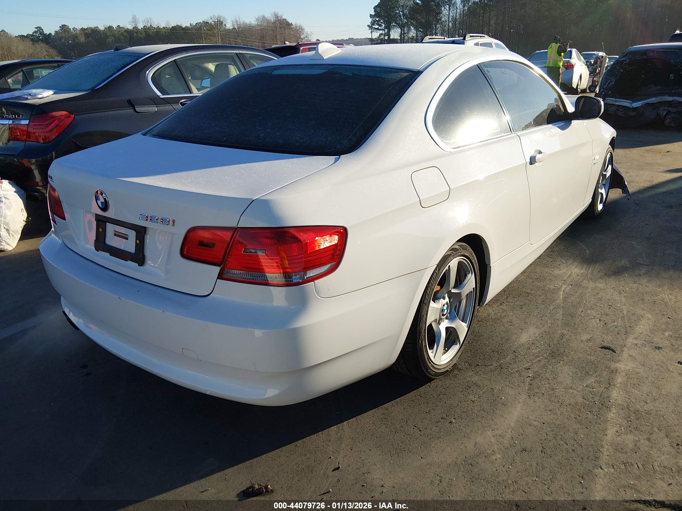 BMW 328I image 4
