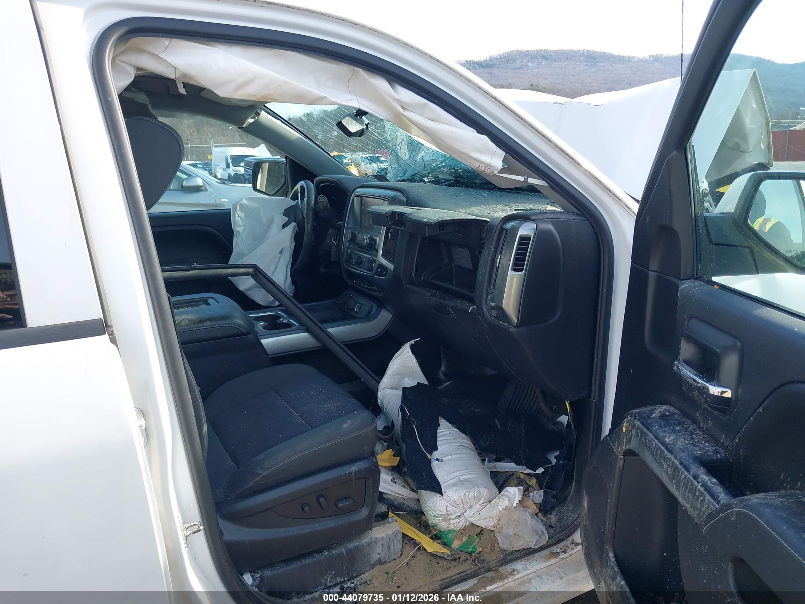 CHEVROLET SILVERADO image 5