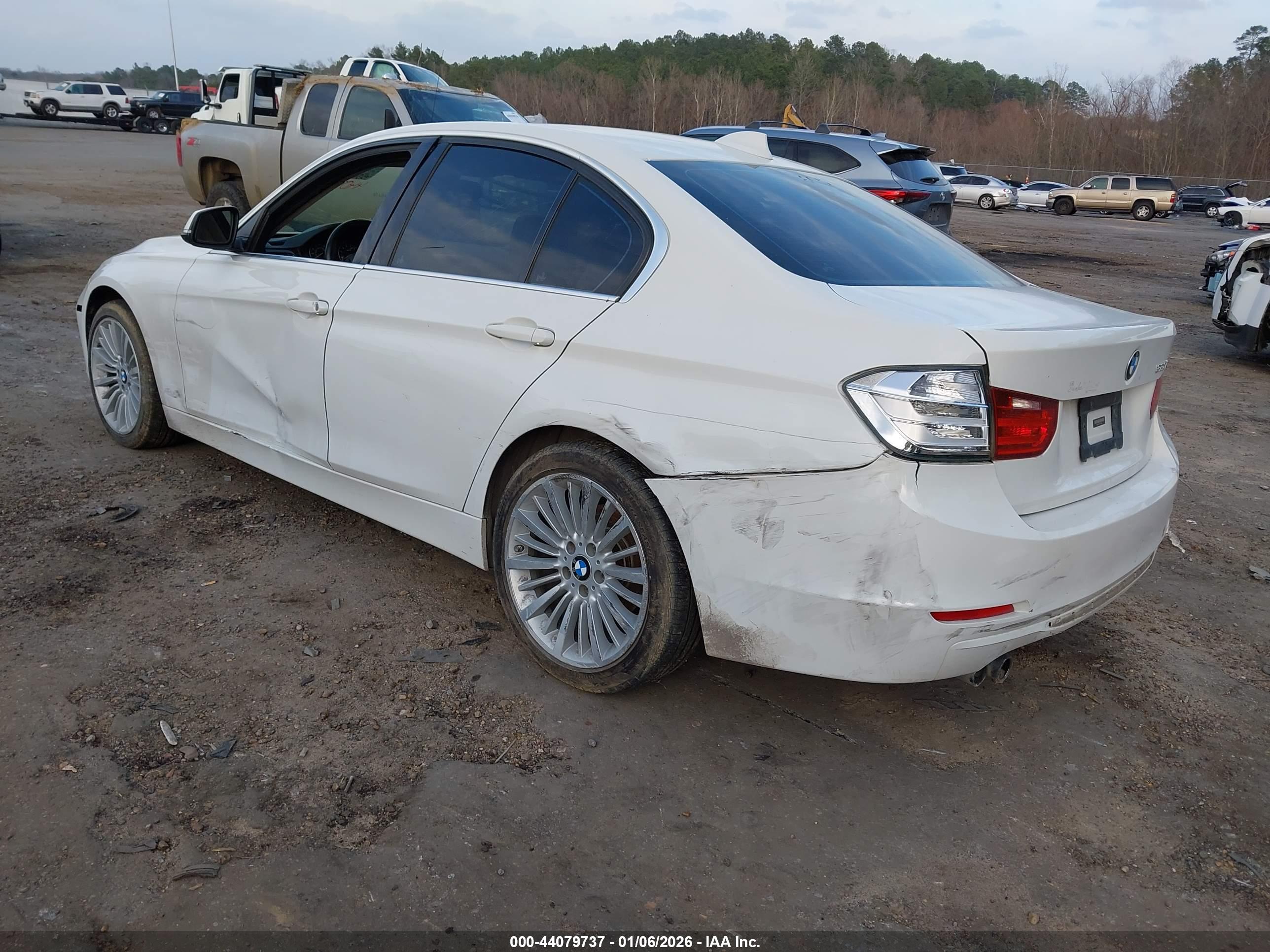 BMW 328I image 3