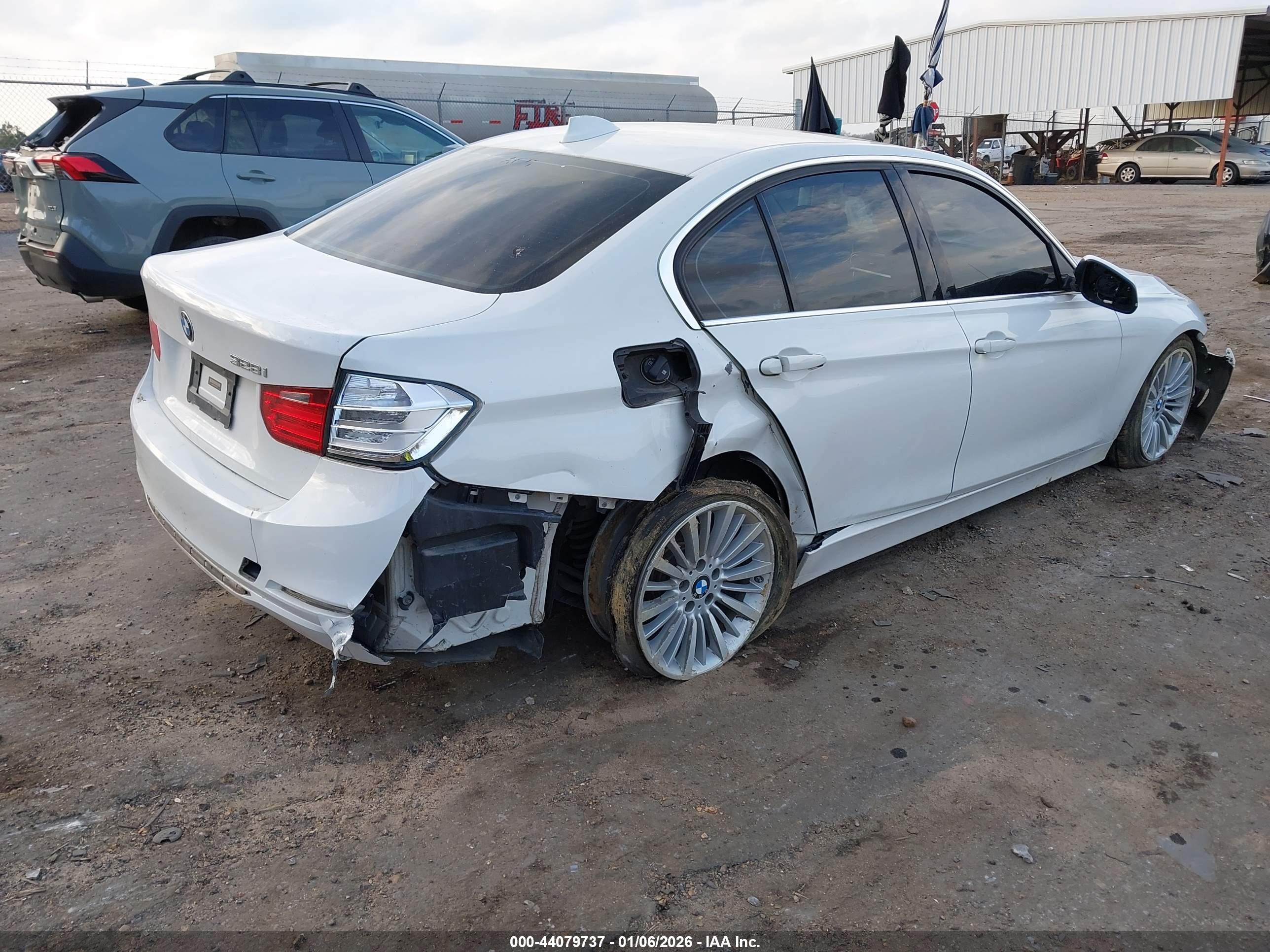 BMW 328I image 4