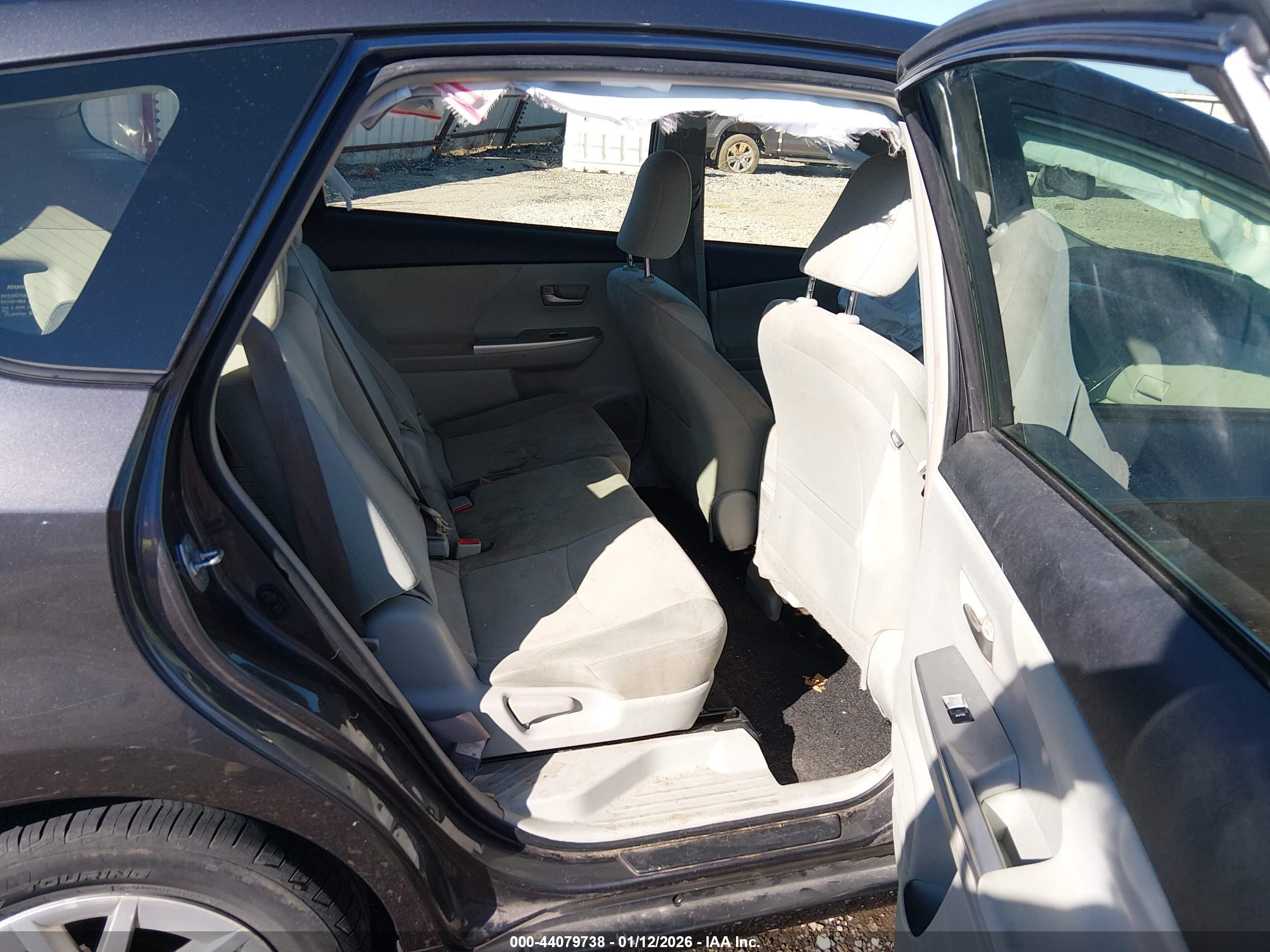TOYOTA PRIUS image 8