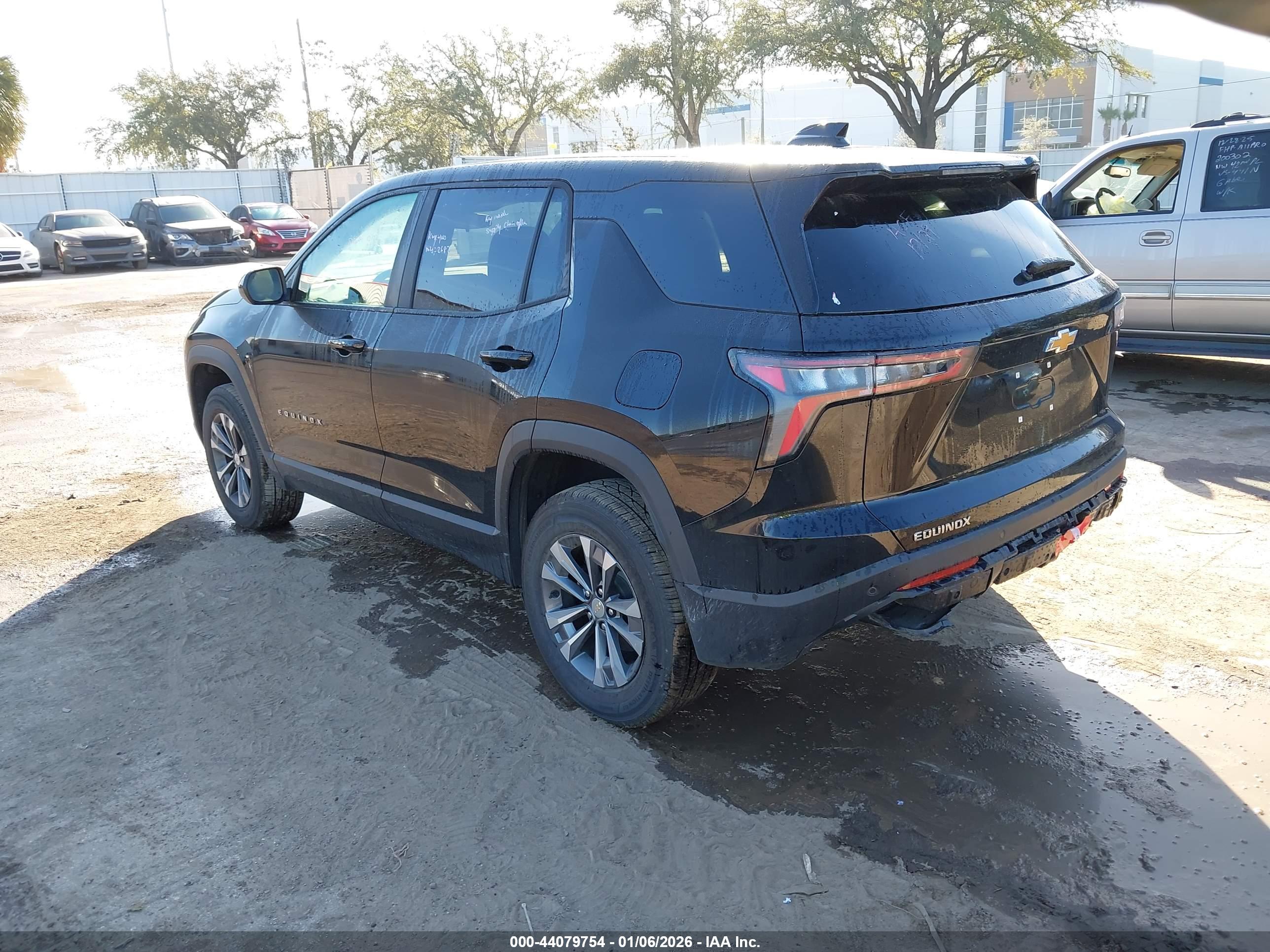 CHEVROLET EQUINOX image 3