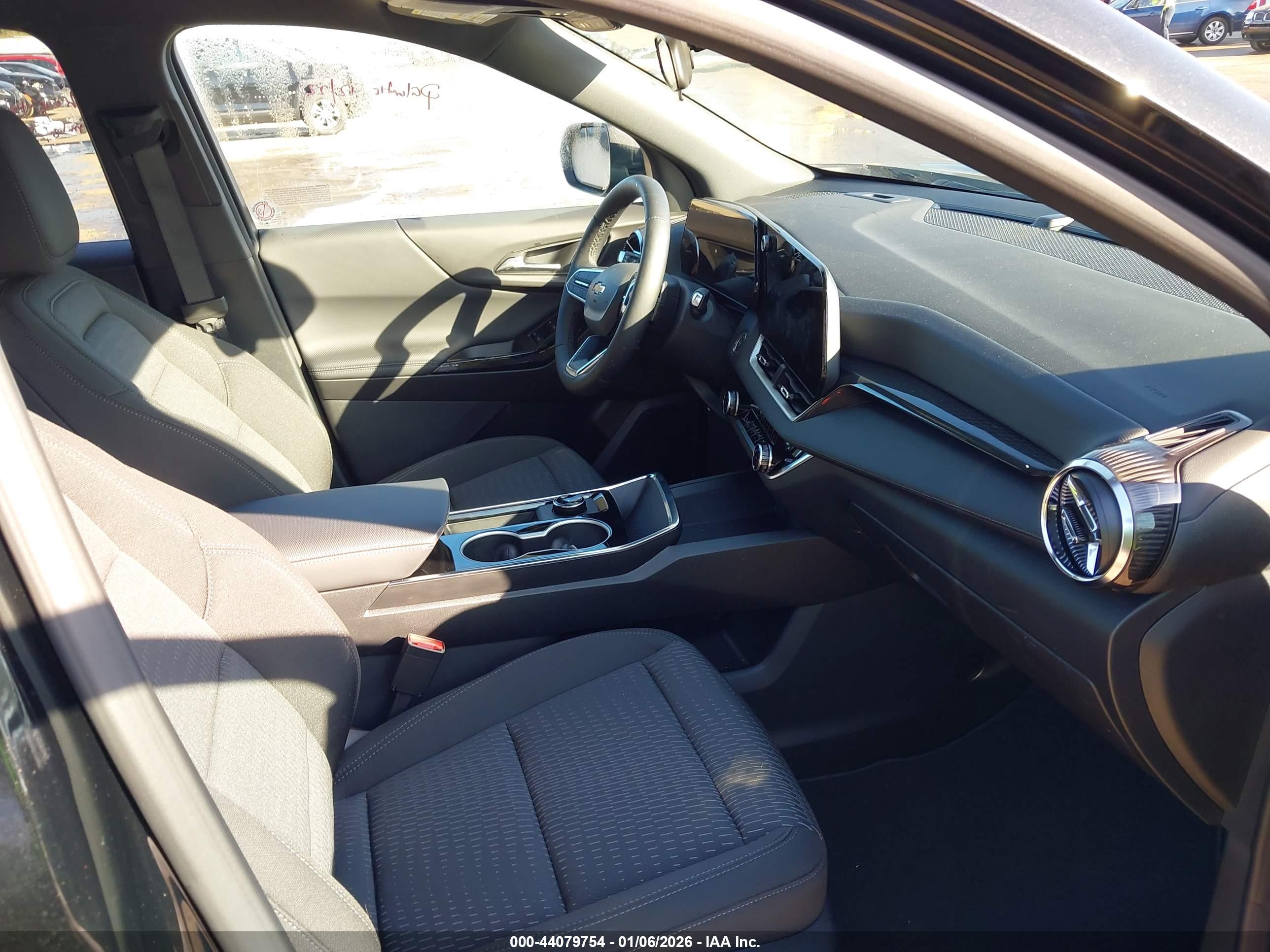 CHEVROLET EQUINOX image 5