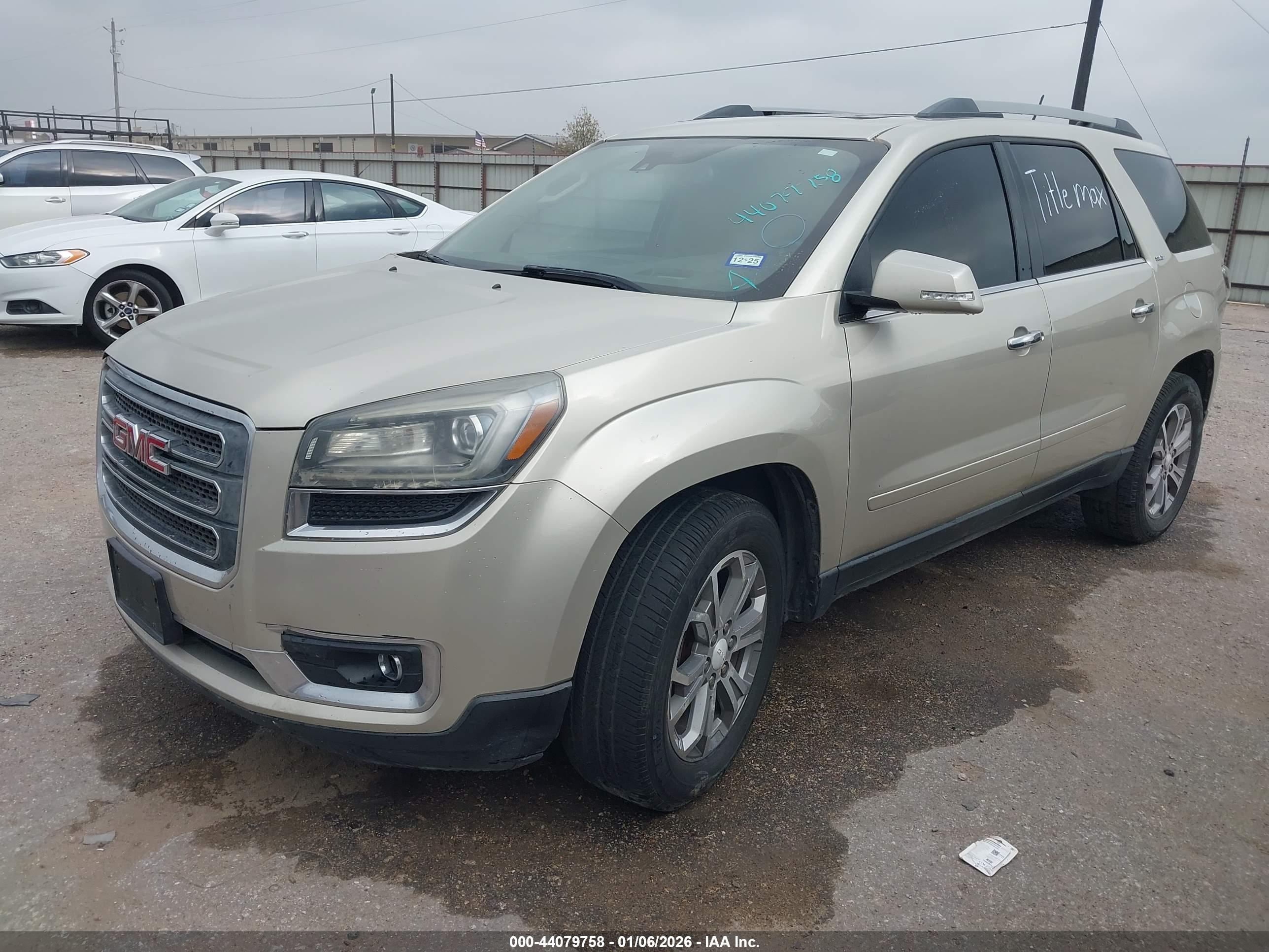 GMC ACADIA image 2
