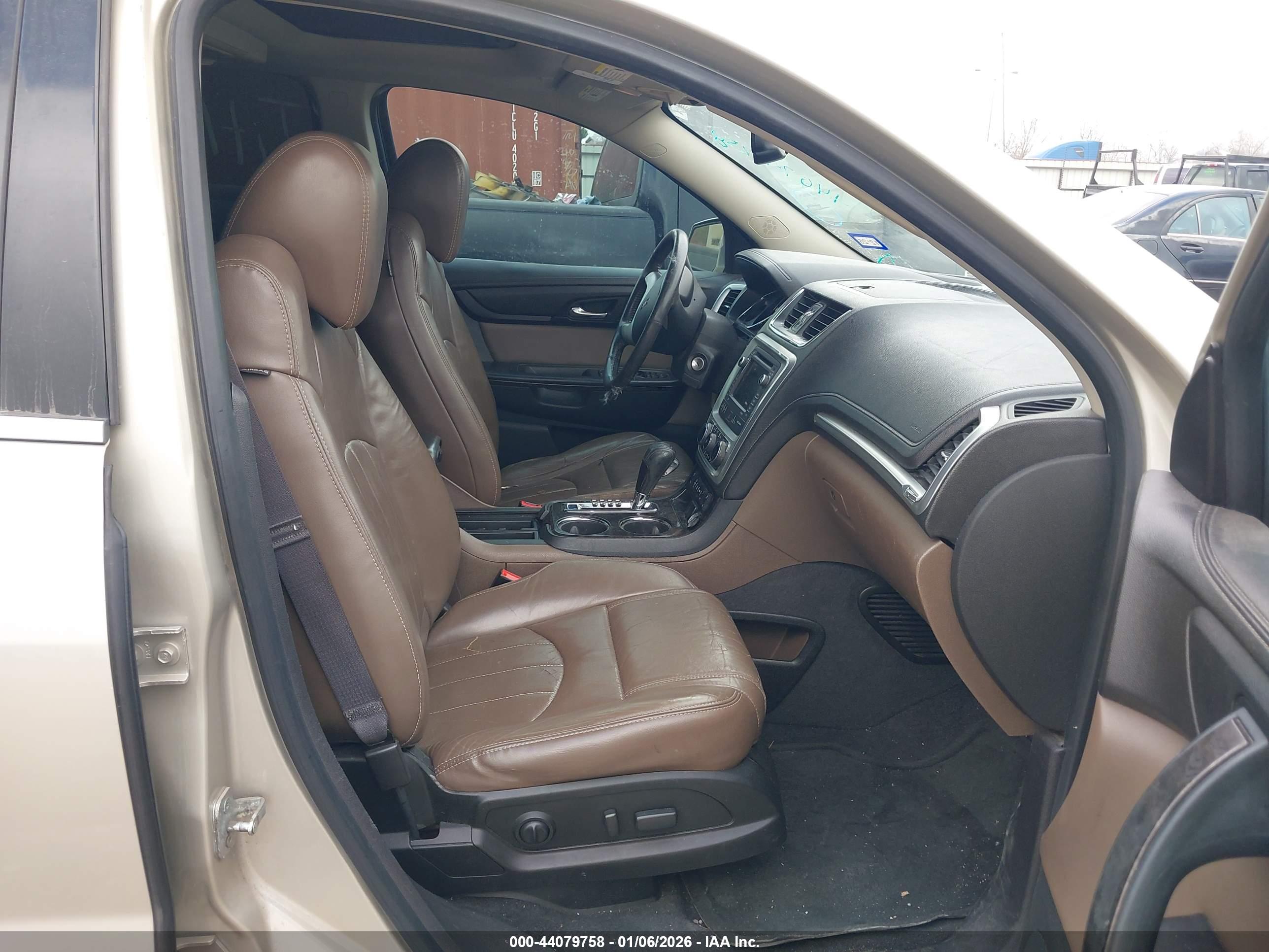 GMC ACADIA image 5