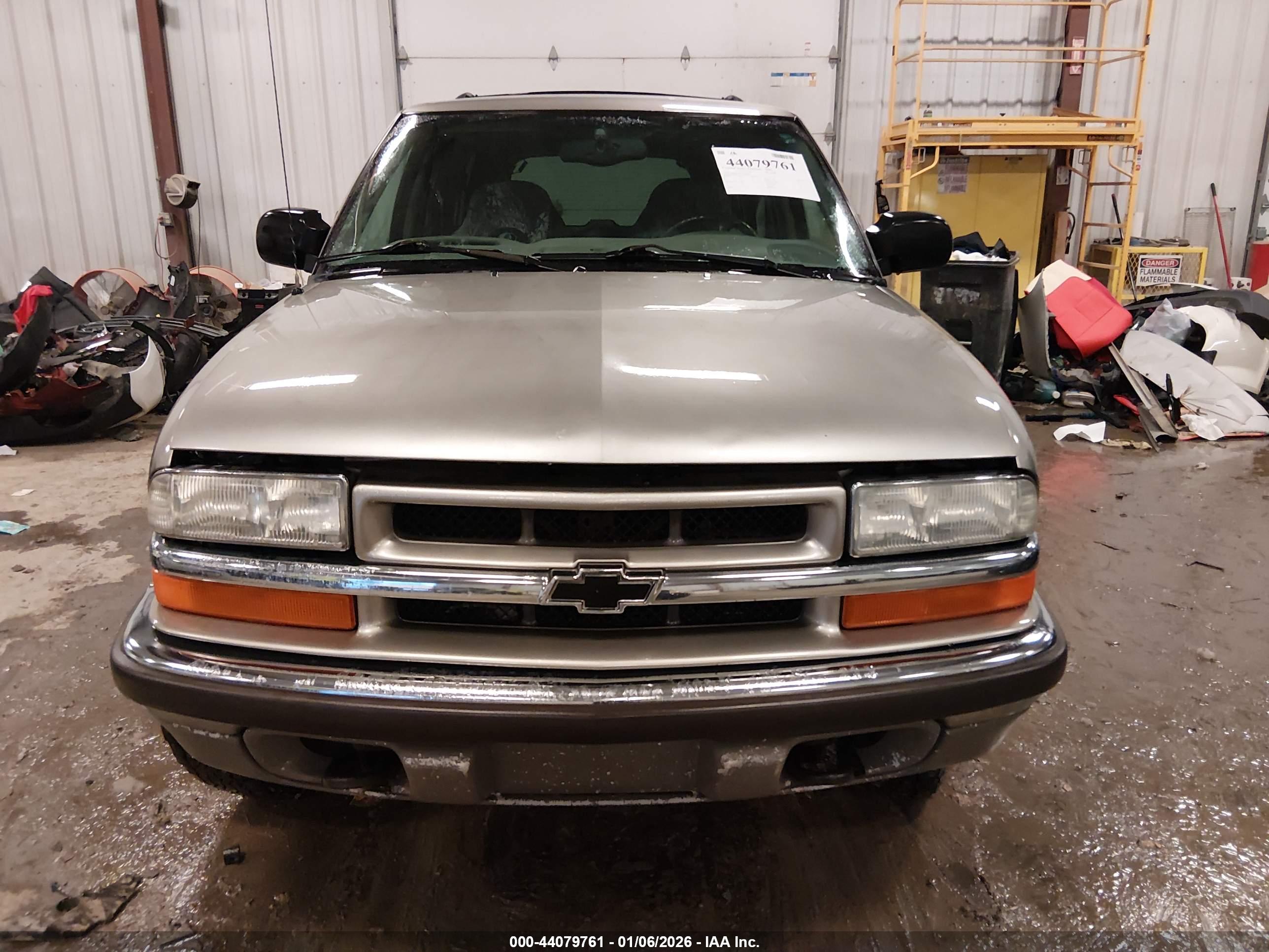 CHEVROLET BLAZER image 6