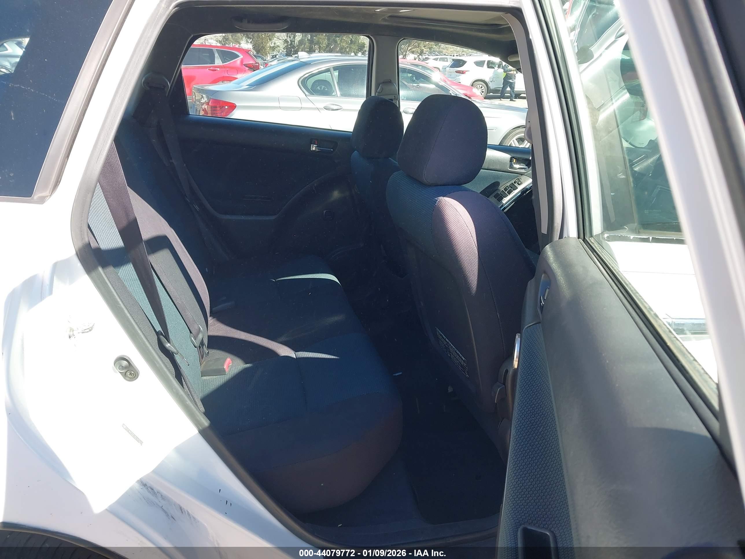 TOYOTA MATRIX image 8
