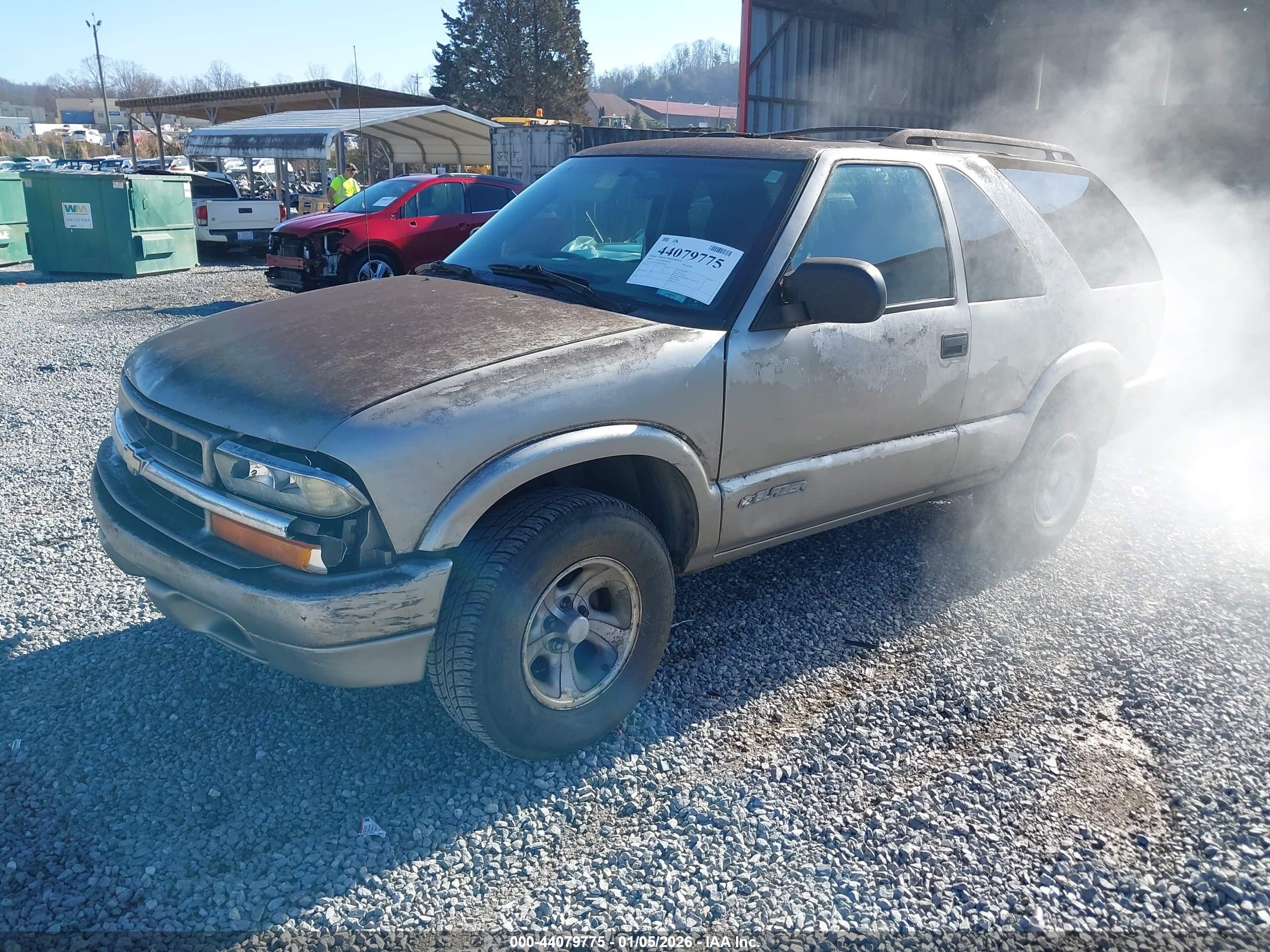 CHEVROLET BLAZER image 2